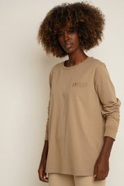 LONGSLEEVE OVERSIZE Z DELIKATNYM EFEKTEM SPRANIA BEŻOWA - GILI