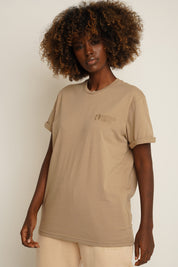 T-SHIRT OVERSIZE Z DELIKATNYM EFEKTEM SPRANIA BEŻOWY - MORAINE