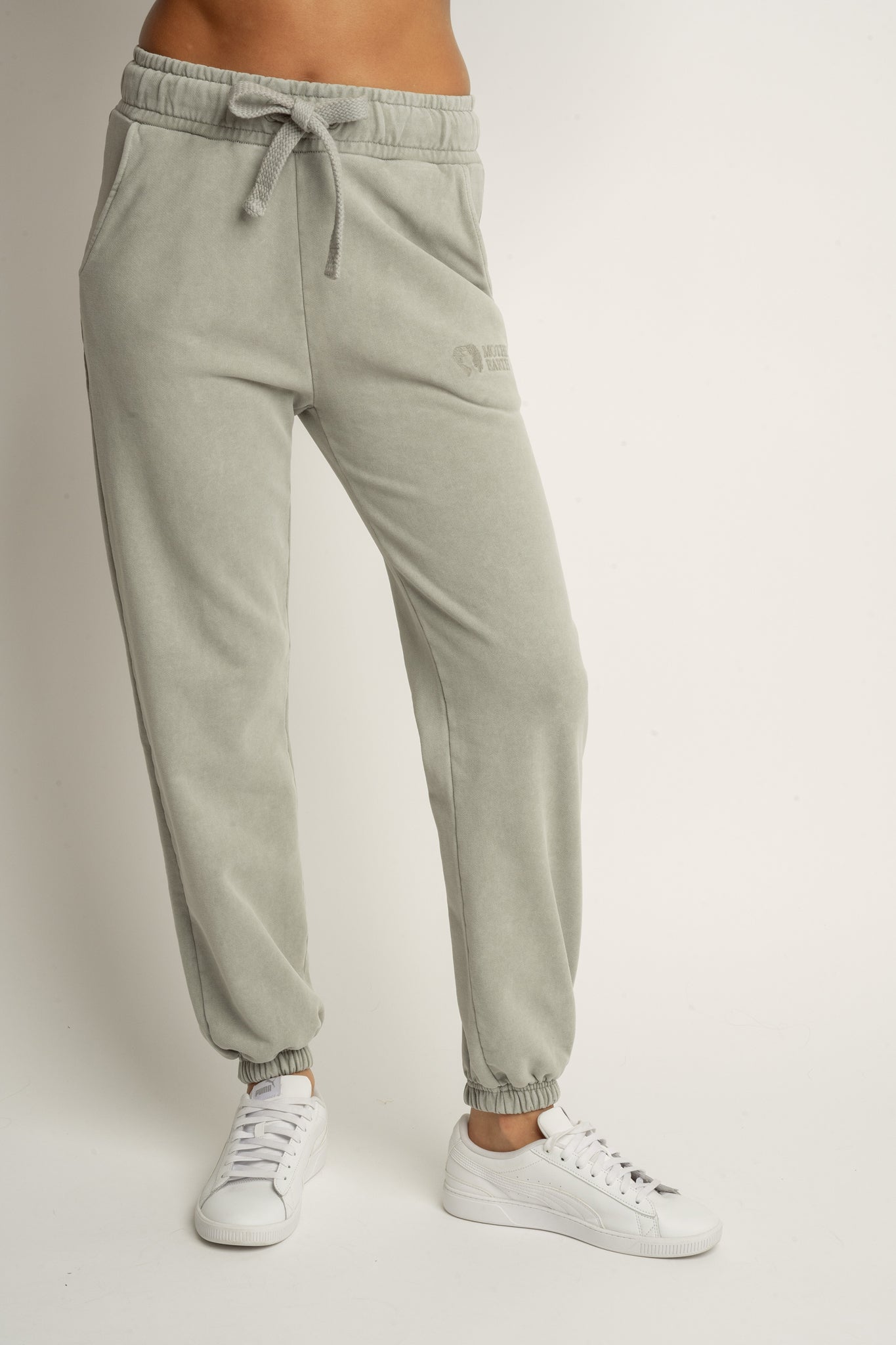 SPODNIE DRESOWE REGULAR FIT Z EFEKTEM WASHED OLIWKOWE - LAHTI