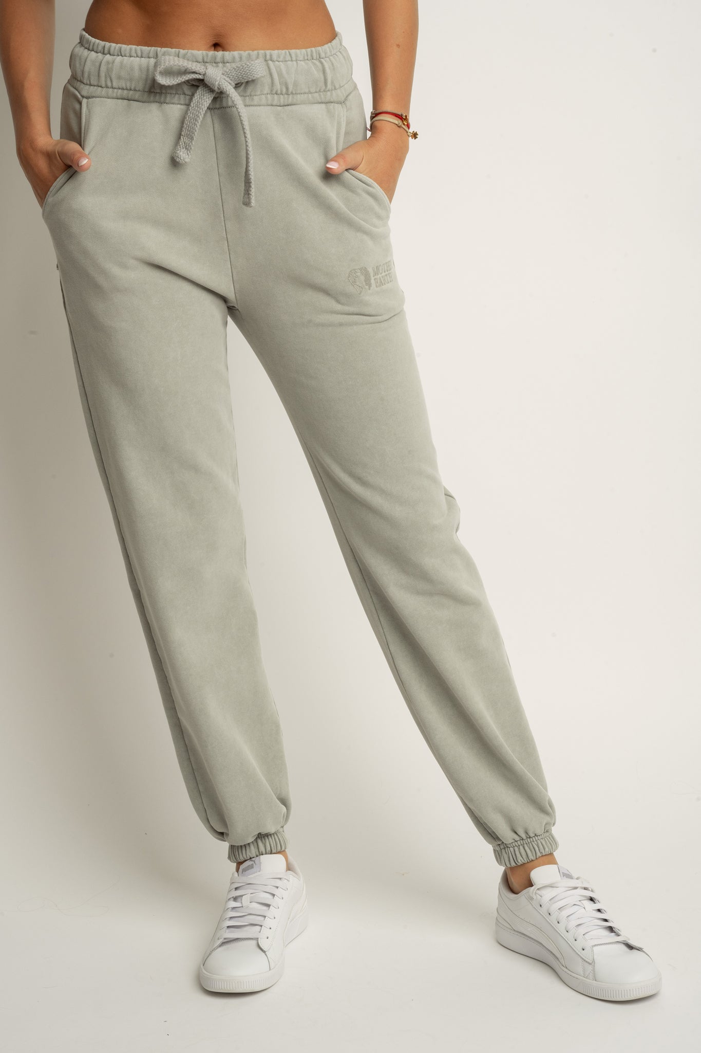 SPODNIE DRESOWE REGULAR FIT Z EFEKTEM WASHED OLIWKOWE - LAHTI