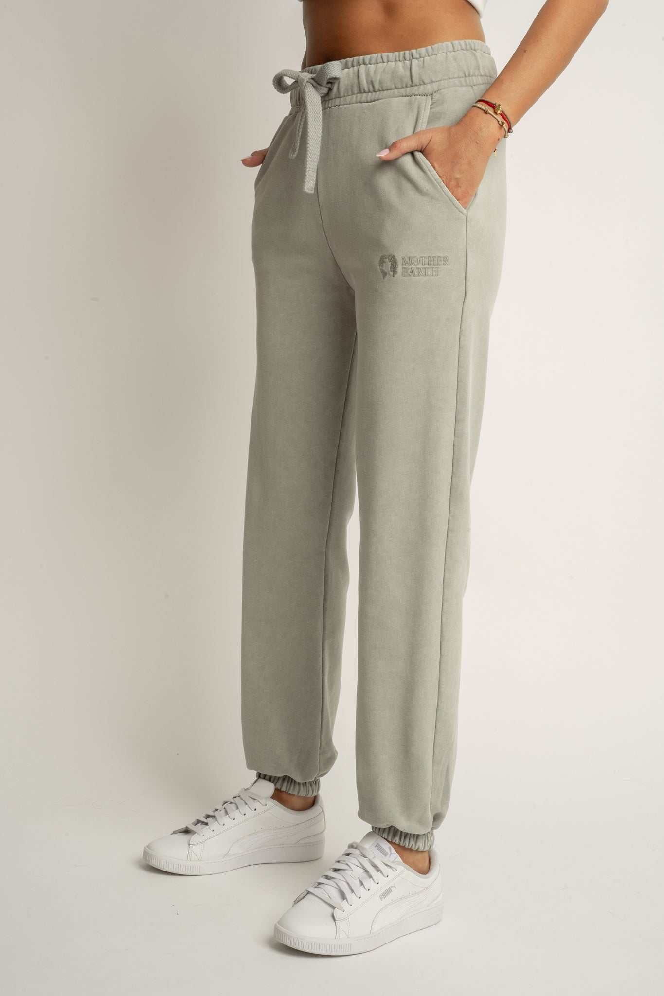 SPODNIE DRESOWE REGULAR FIT Z EFEKTEM WASHED OLIWKOWE - LAHTI