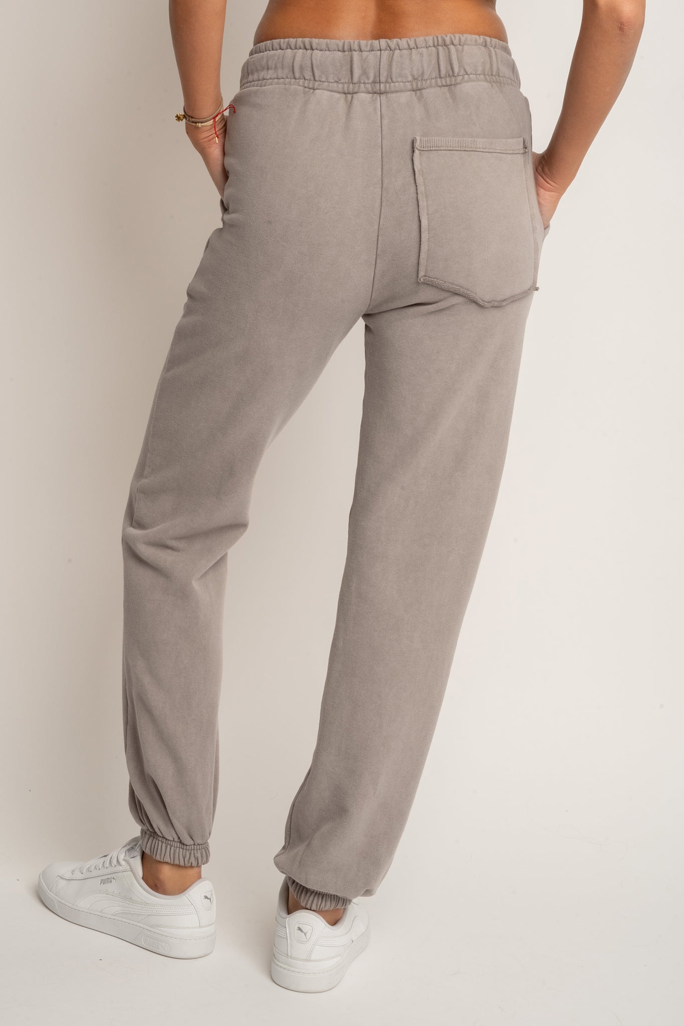 SPODNIE DRESOWE REGULAR FIT Z EFEKTEM WASHED MOCCA - LAHTI