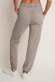 SPODNIE DRESOWE REGULAR FIT Z EFEKTEM WASHED MOCCA - LAHTI
