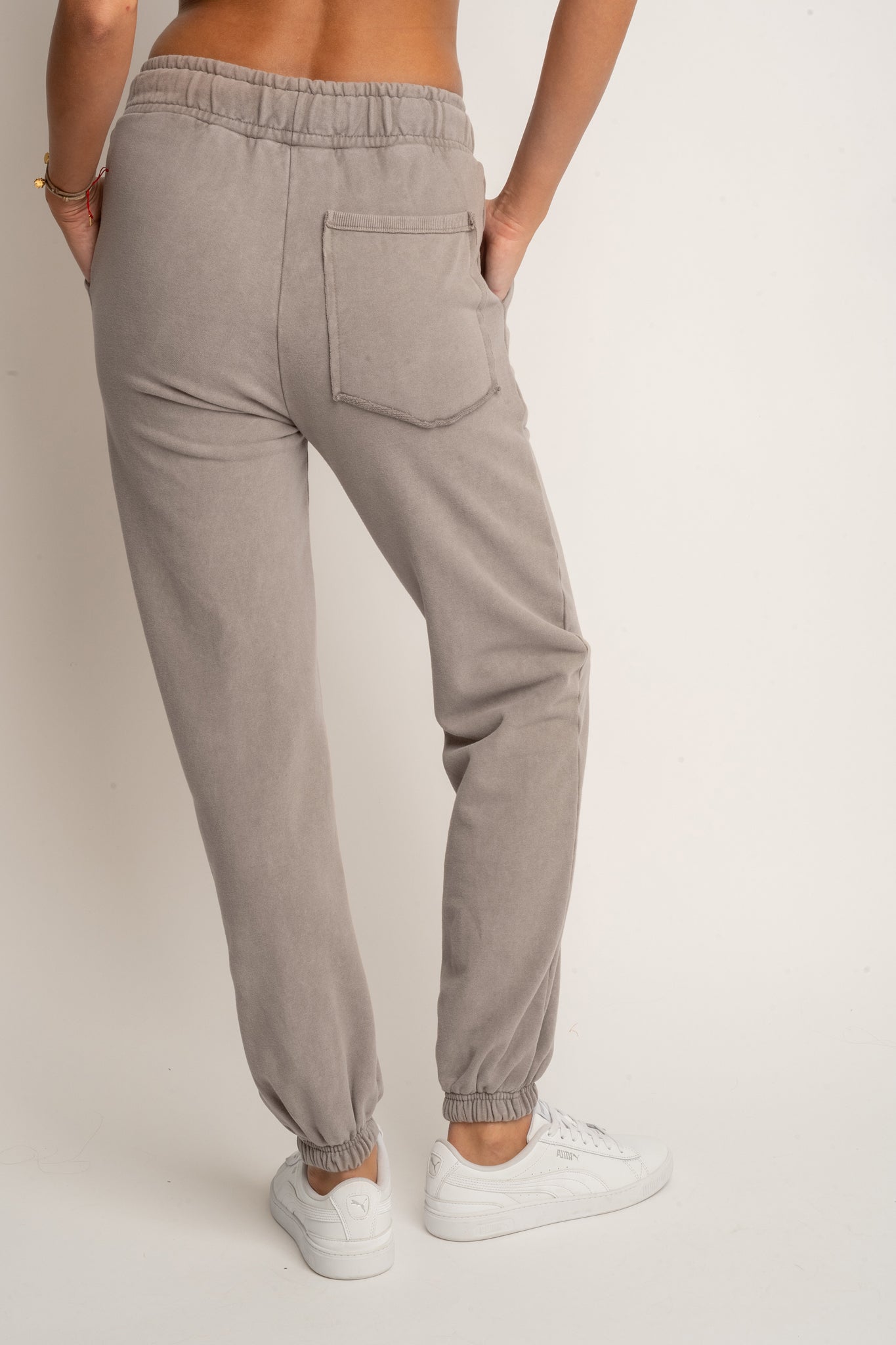 SPODNIE DRESOWE REGULAR FIT Z EFEKTEM WASHED MOCCA - LAHTI