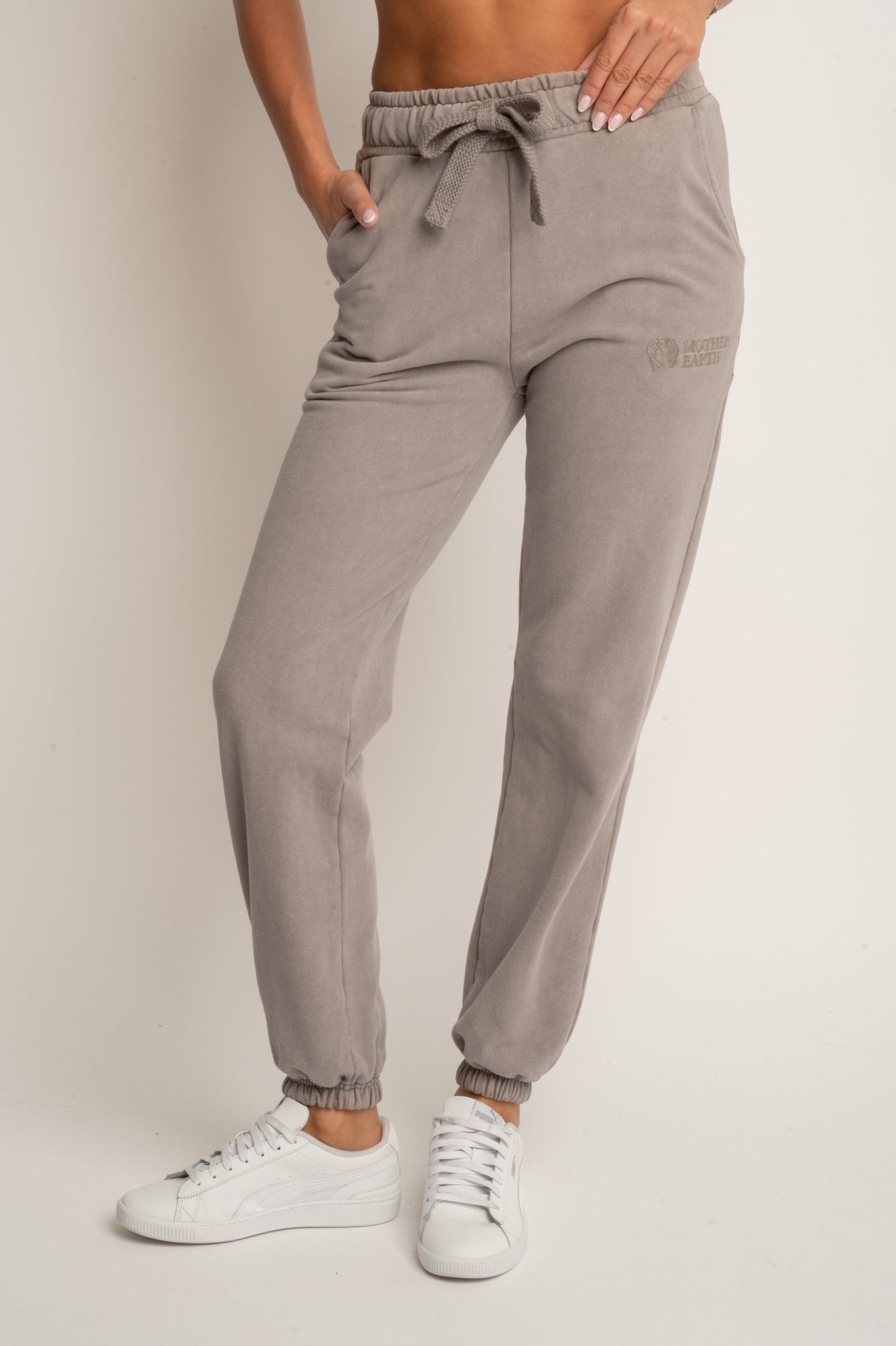 SPODNIE DRESOWE REGULAR FIT Z EFEKTEM WASHED MOCCA - LAHTI