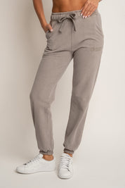 SPODNIE DRESOWE REGULAR FIT Z EFEKTEM WASHED MOCCA - LAHTI