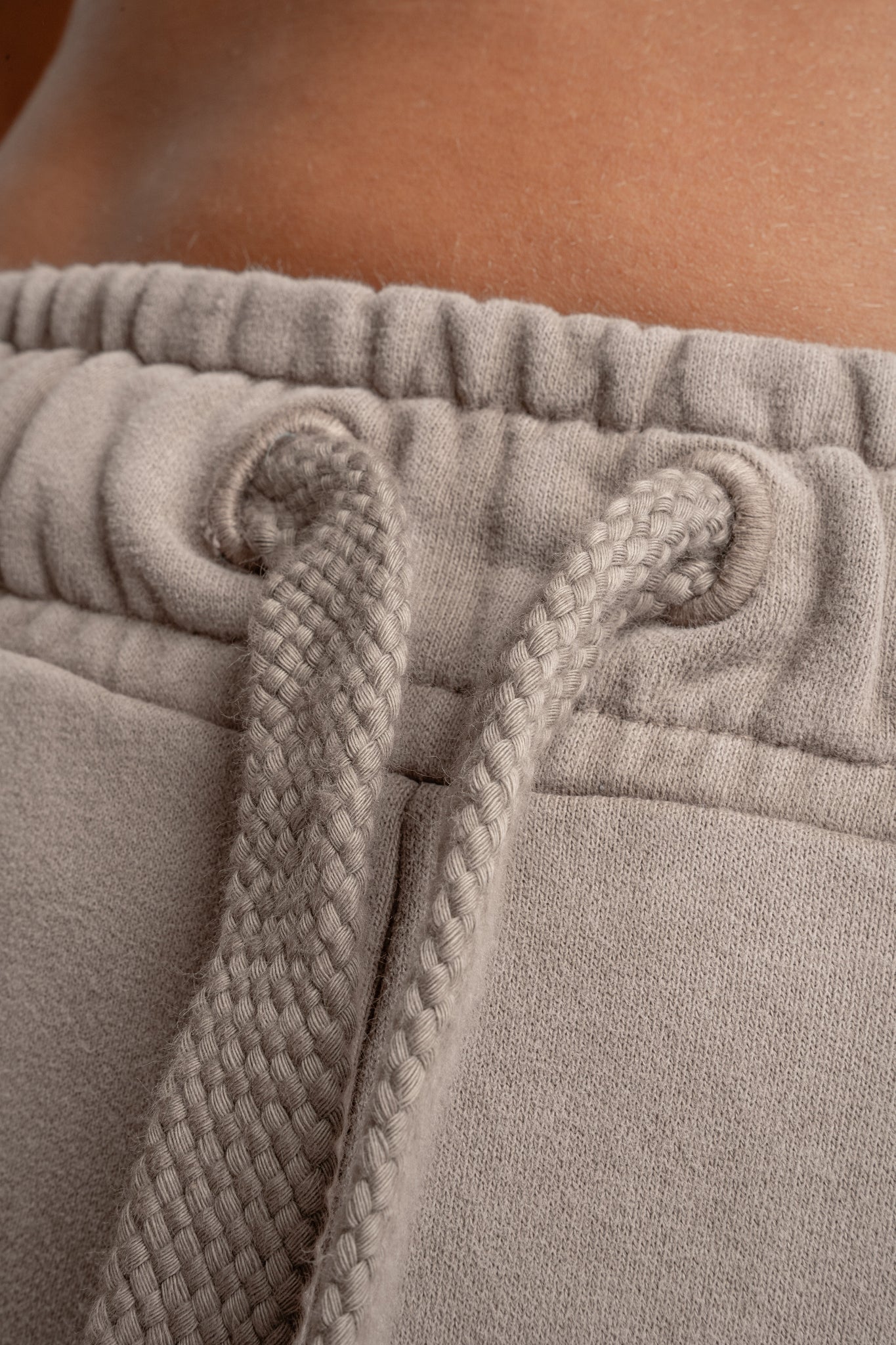 SPODNIE DRESOWE REGULAR FIT Z EFEKTEM WASHED MOCCA - LAHTI