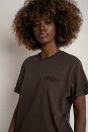 T-SHIRT OVERSIZE Z DELIKATNYM EFEKTEM SPRANIA CIEMNOBRĄZOWY - MORAINE