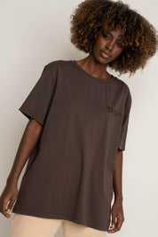T-SHIRT OVERSIZE Z DELIKATNYM EFEKTEM SPRANIA CIEMNOBRĄZOWY - OYSTER