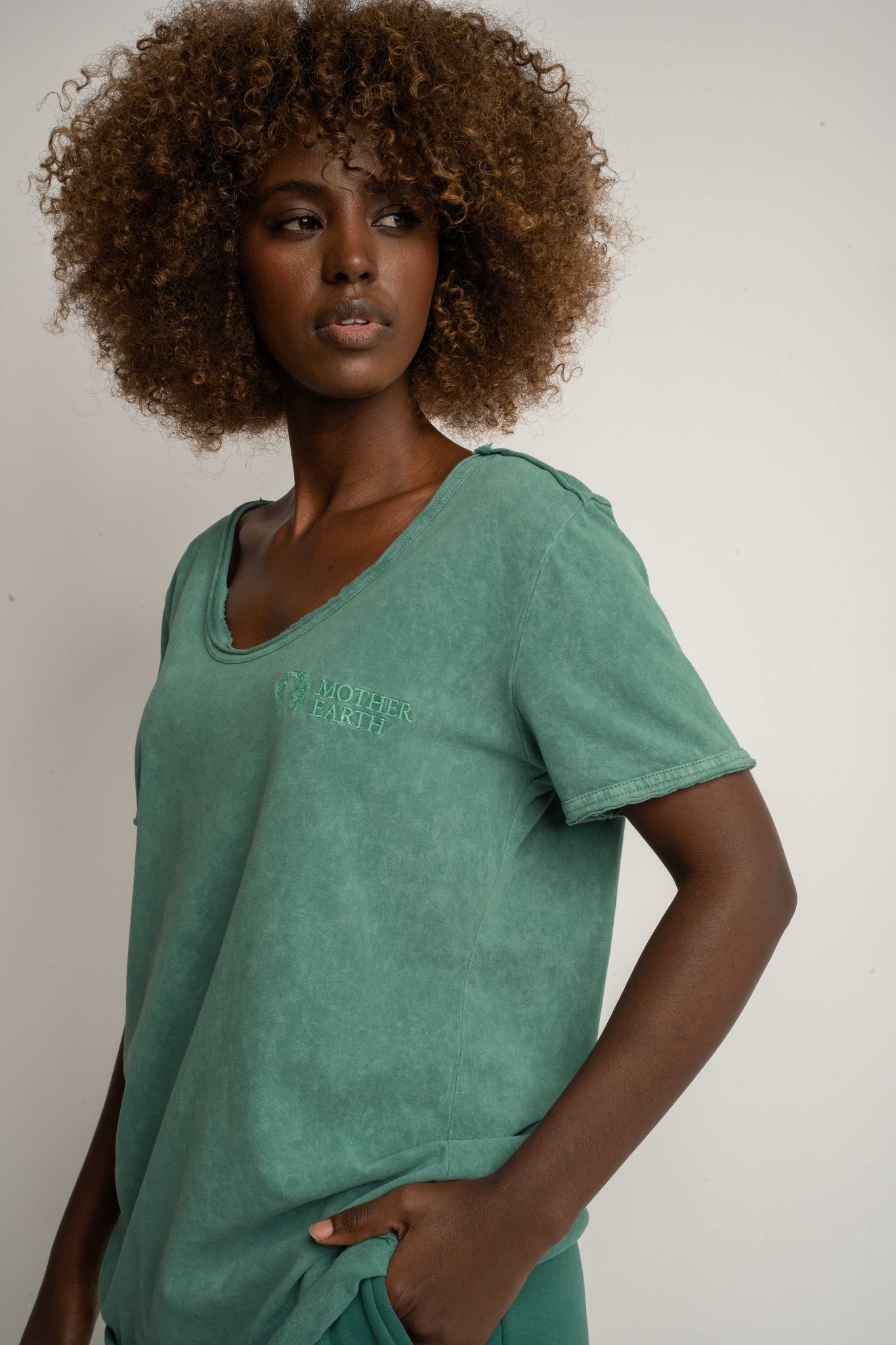 T-SHIRT Z EFEKTEM WASHED ZIELONY - SEINE