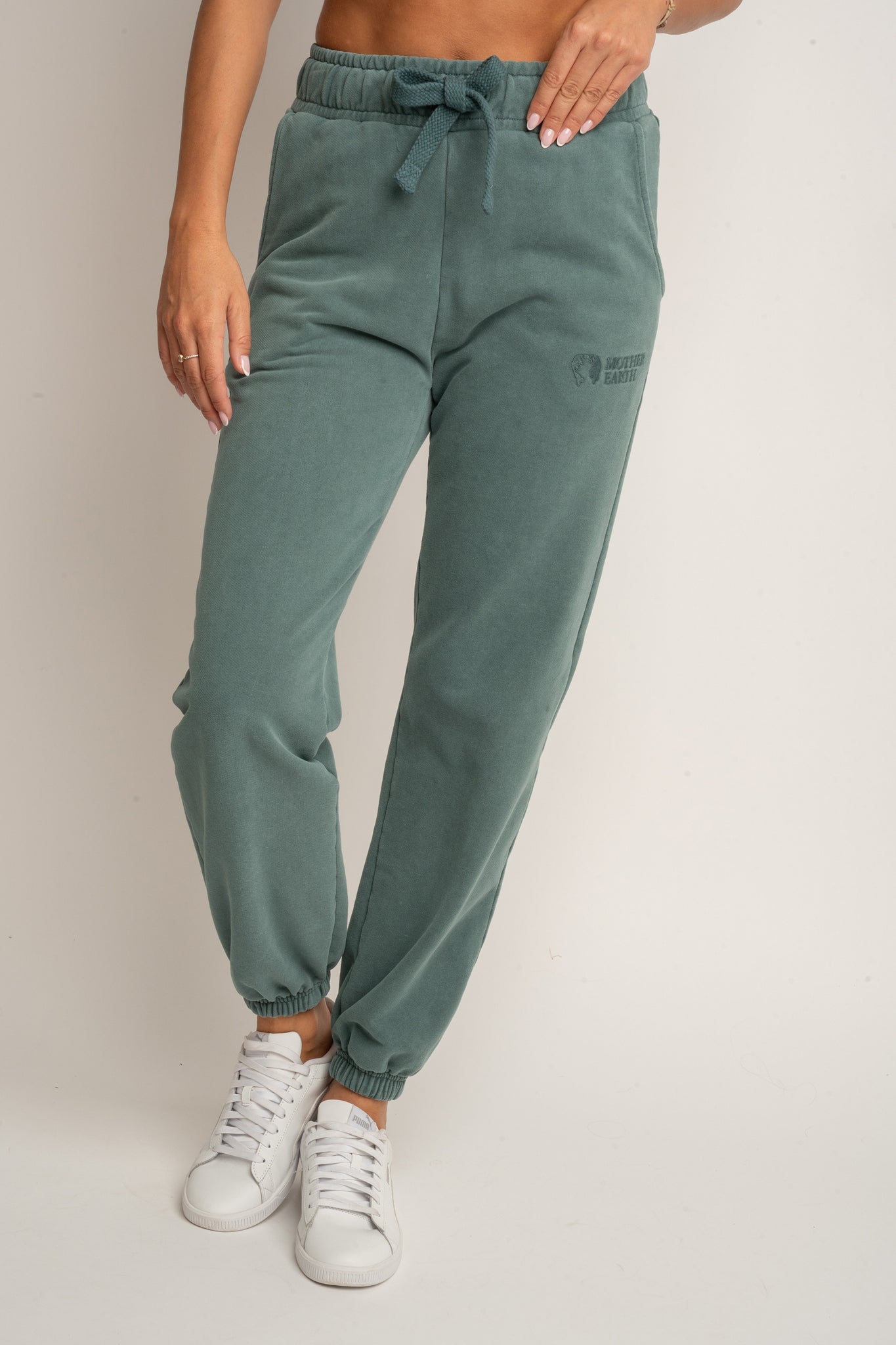 WASHED GREEN SWEATPANTS - LAHTI