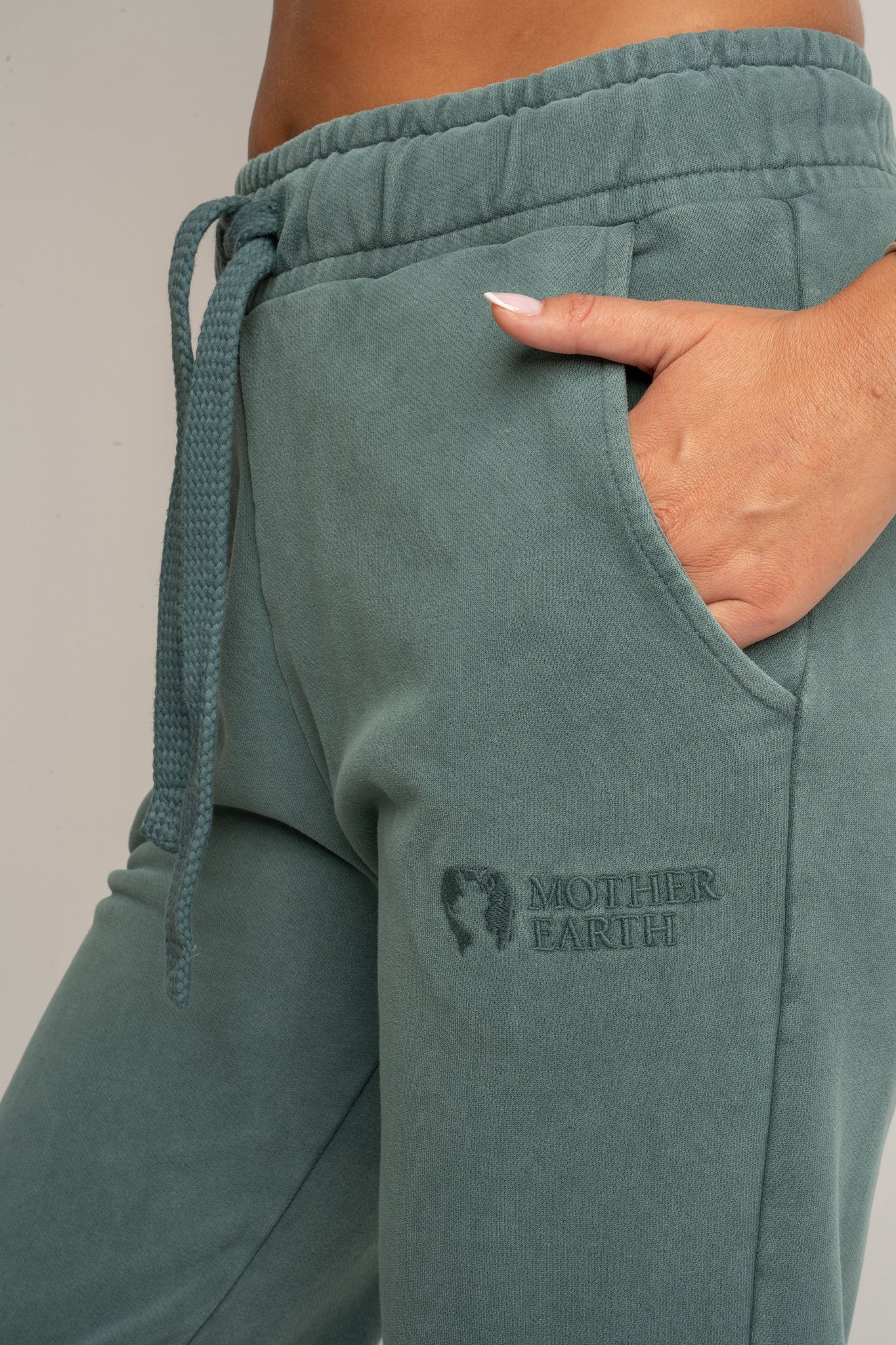 WASHED GREEN SWEATPANTS - LAHTI