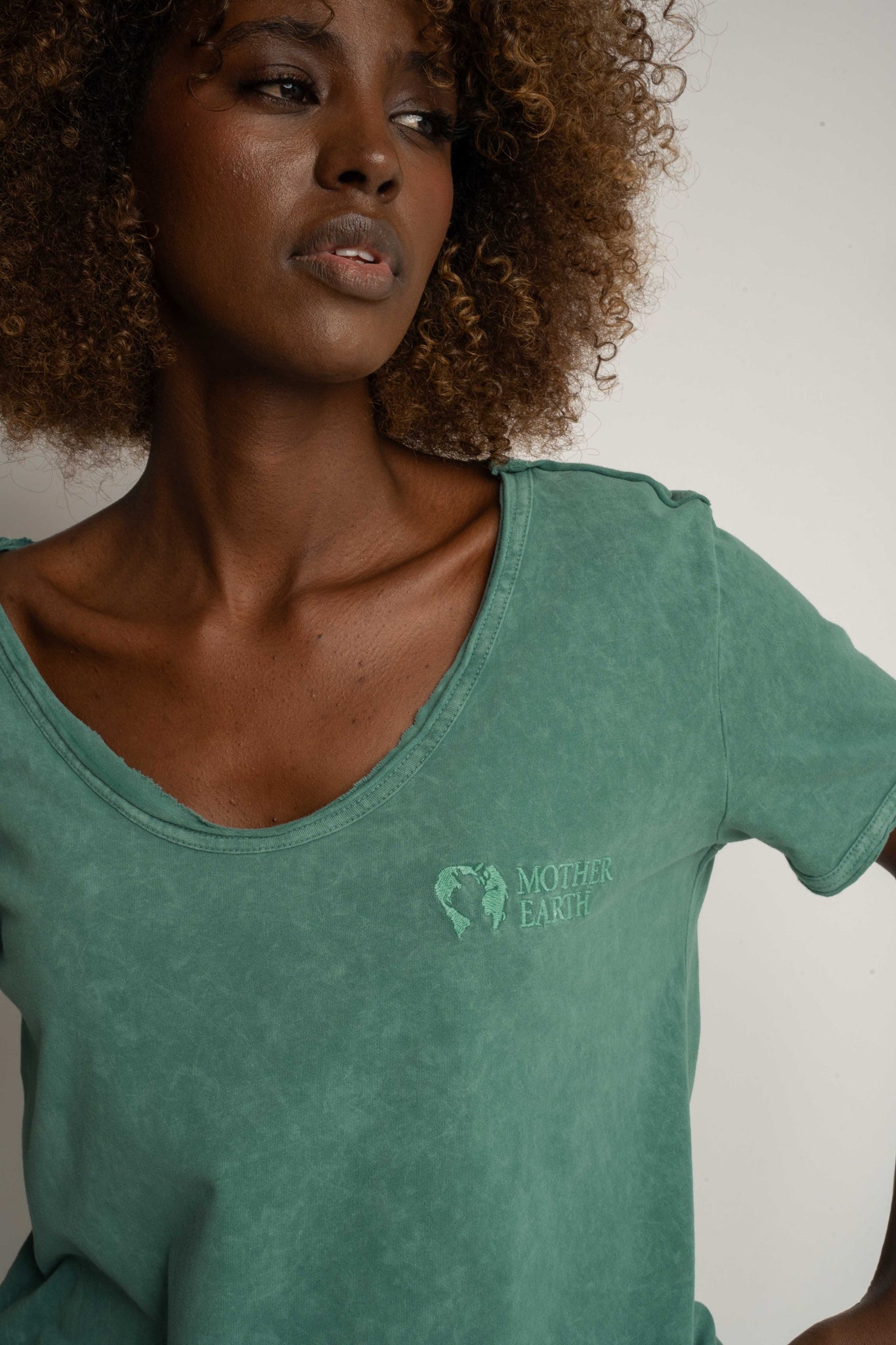 T-SHIRT Z EFEKTEM WASHED ZIELONY - SEINE
