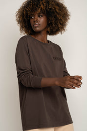 OVERSIZED LONGSLEEVE WITH A DELICATE WASH EFFECT, DARK BROWN - GILI