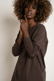 OVERSIZED LONGSLEEVE WITH A DELICATE WASH EFFECT, DARK BROWN - GILI