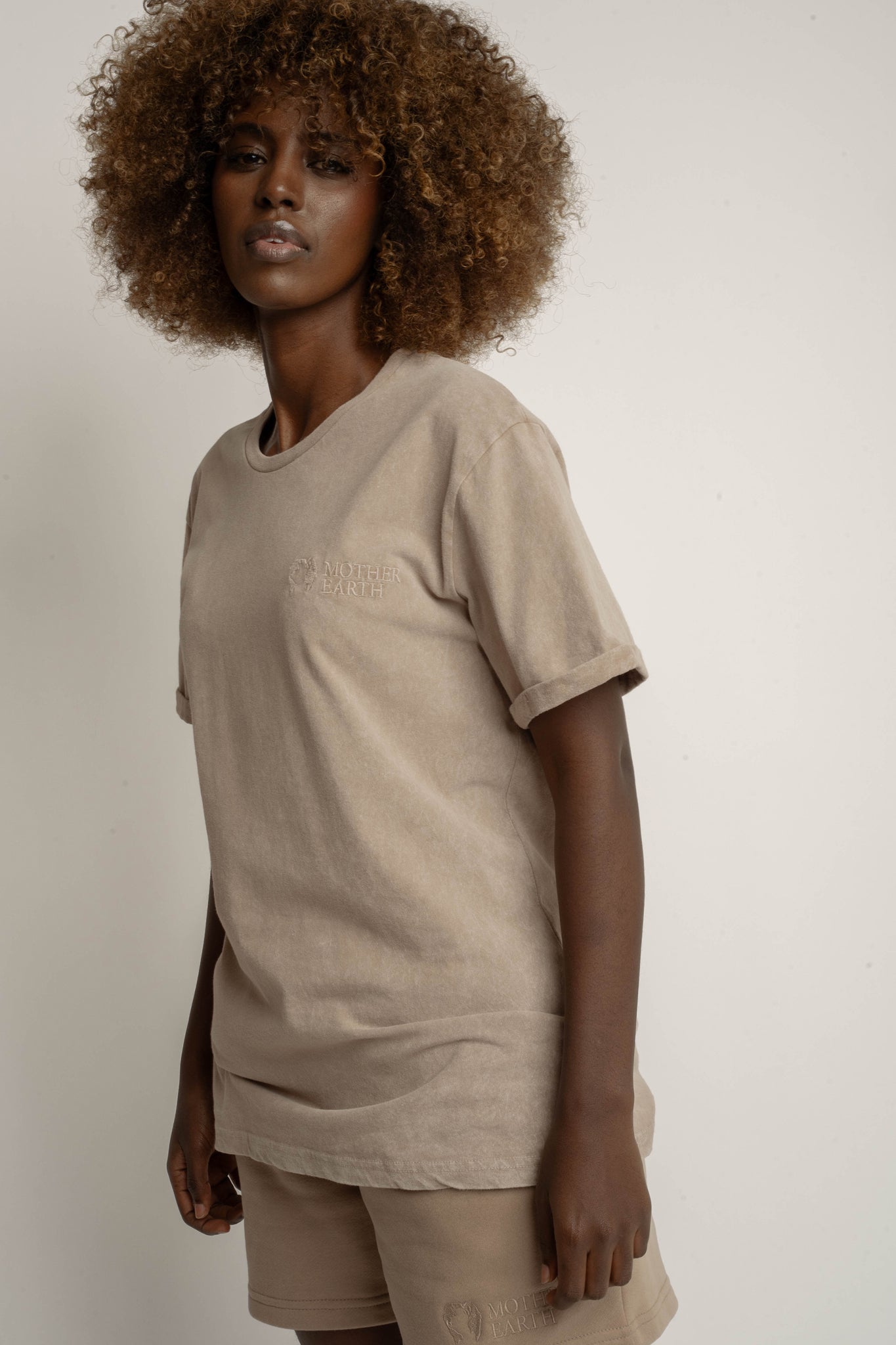 T-SHIRT Z EFEKTEM WASHED BEŻOWY - MOJAVE