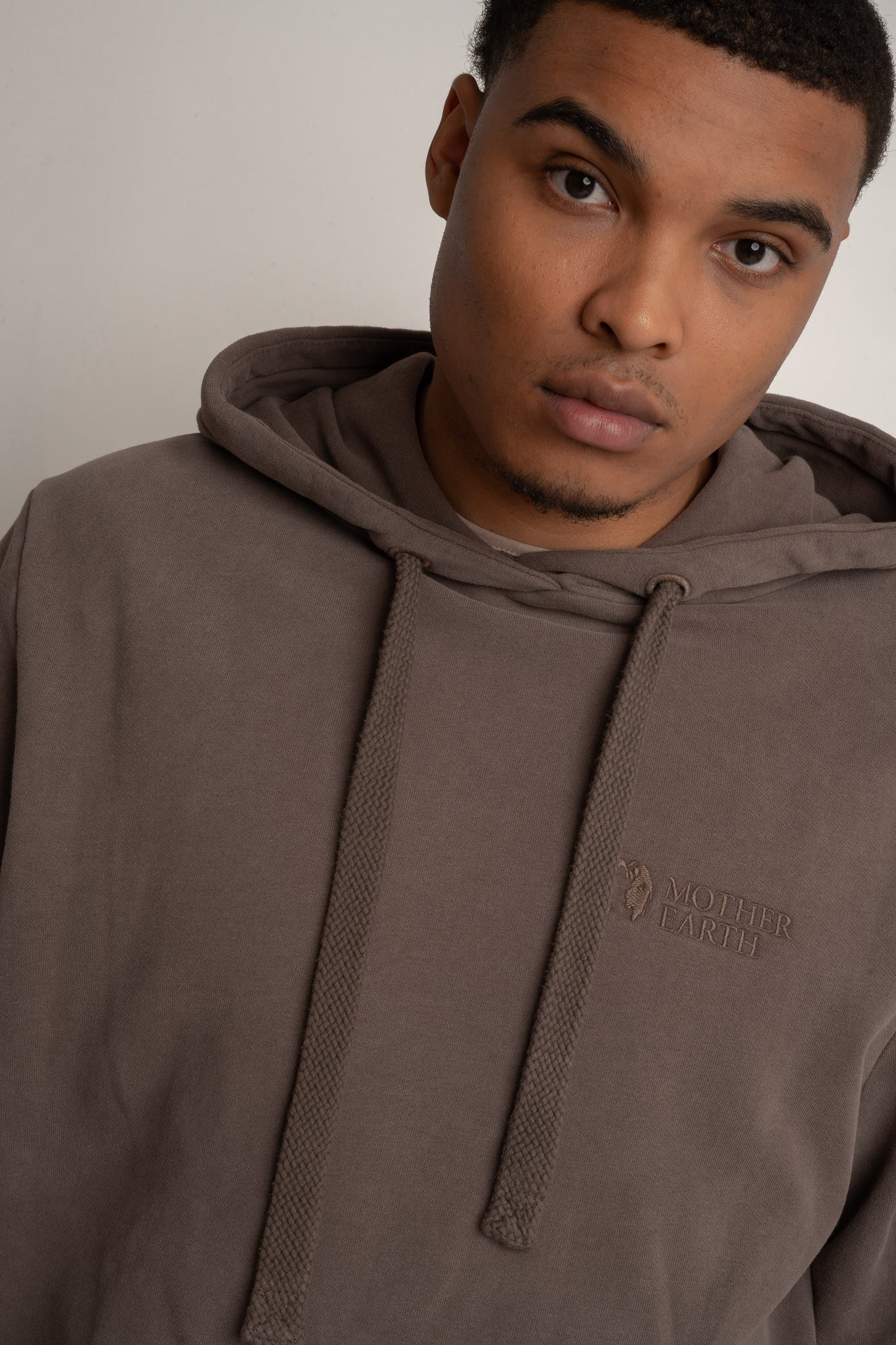 MEN'S HOODIE WITH WASHED EFFECT BROWN - AARHUS