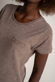 T-SHIRT Z EFEKTEM WASHED BRĄZOWY - YUKON