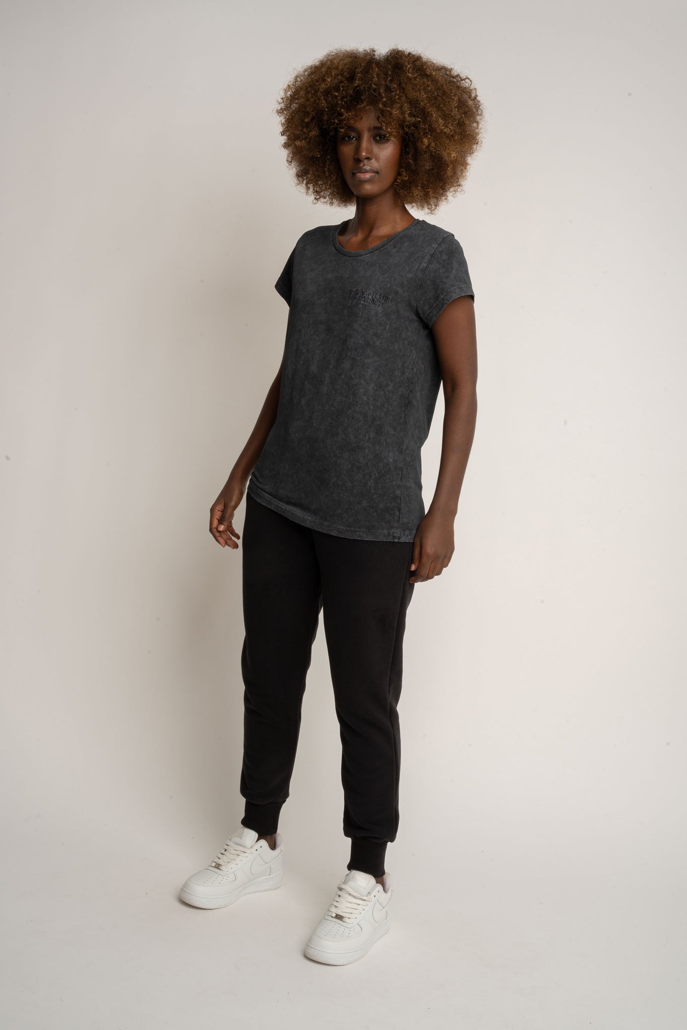 T-SHIRT Z EFEKTEM WASHED CZARNY - YUKON
