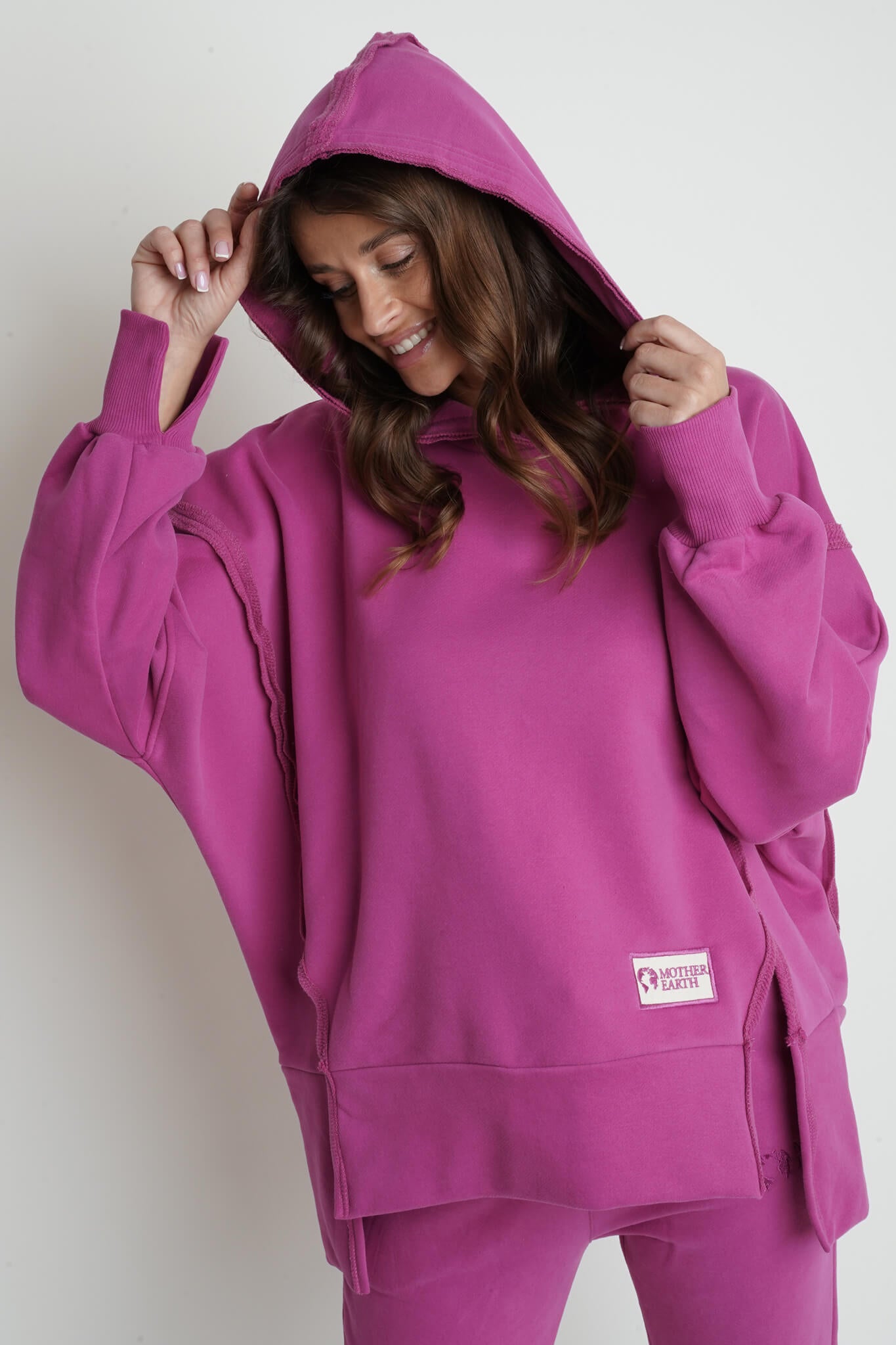 damska bluza z kapturem.