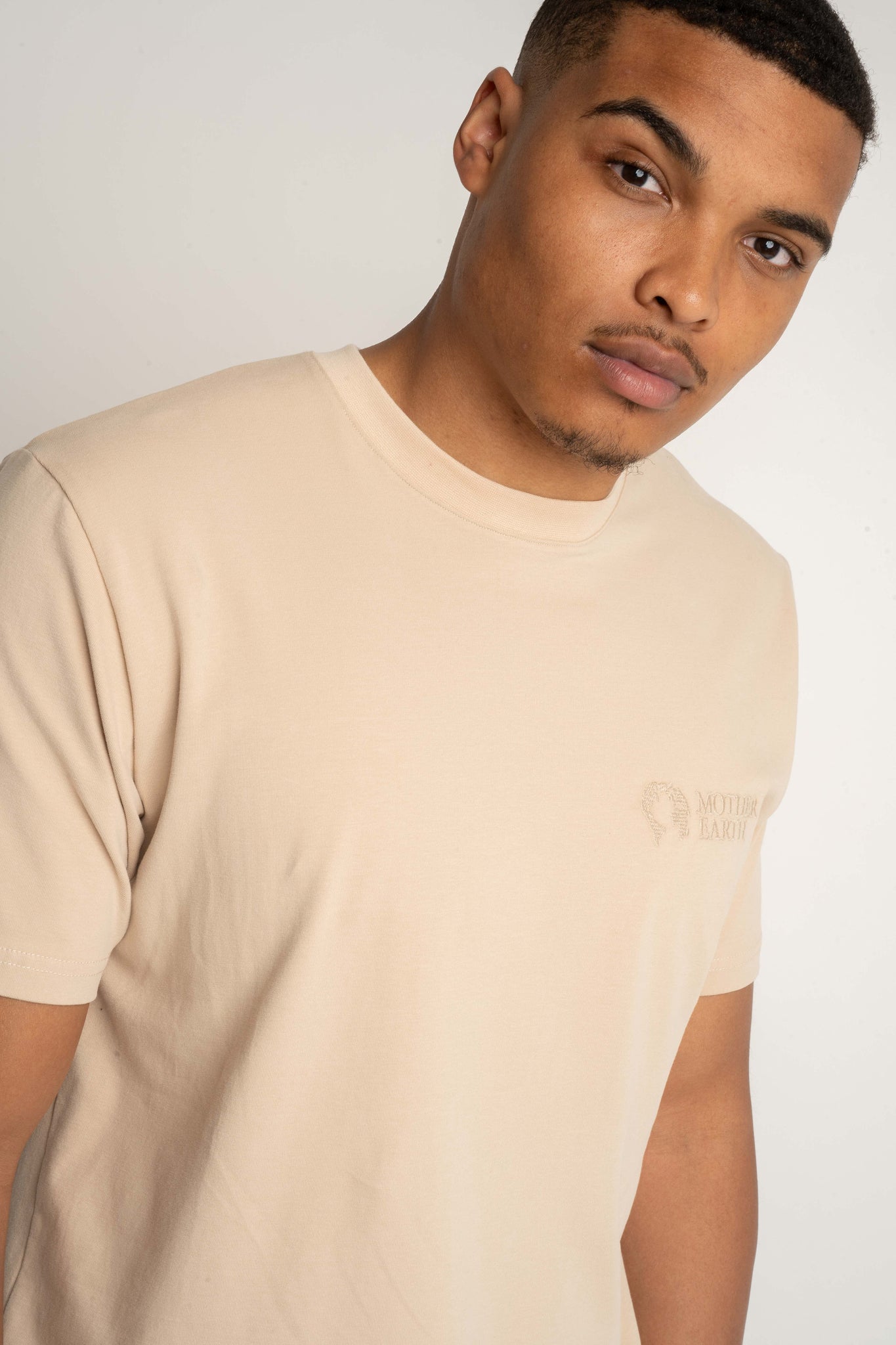MEN'S BEIGE T-SHIRT - EVEREST