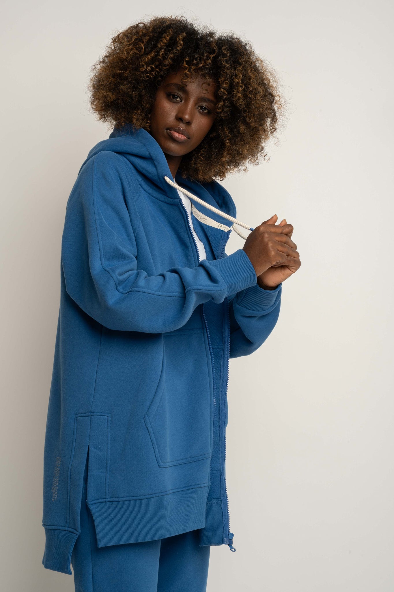 LONG ZIPPERED HOODIE, CORNFLOWER BLUE - ESMERALDA