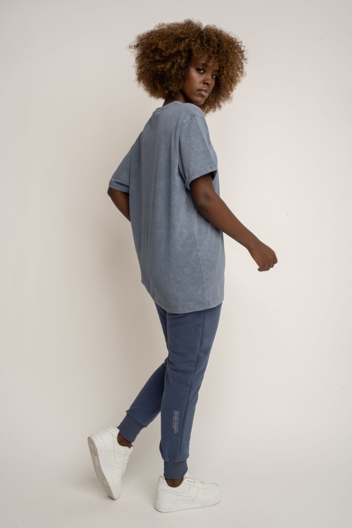 T-SHIRT Z EFEKTEM WASHED GRANATOWY - MOJAVE