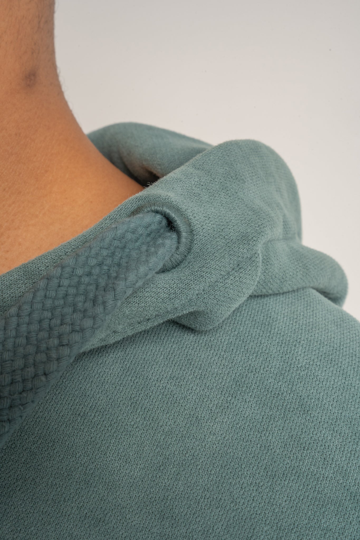 MĘSKA ROZPINANA BLUZA Z KAPTUREM Z EFEKTEM WASHED ZIELONA – STOCKHOLM