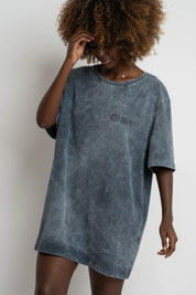 T-SHIRT DAMSKI Z EFEKTEM WASHED GRAFITOWY - ARETE