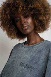 T-SHIRT DAMSKI Z EFEKTEM WASHED GRAFITOWY - ARETE
