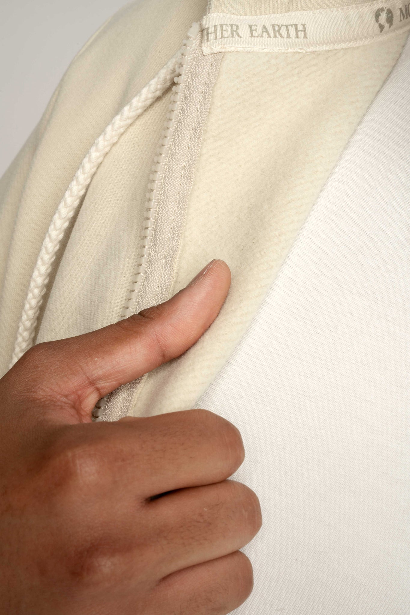 MEN'S HOODED SWEATSHIRT LIGHT BEIGE - NASSAU
