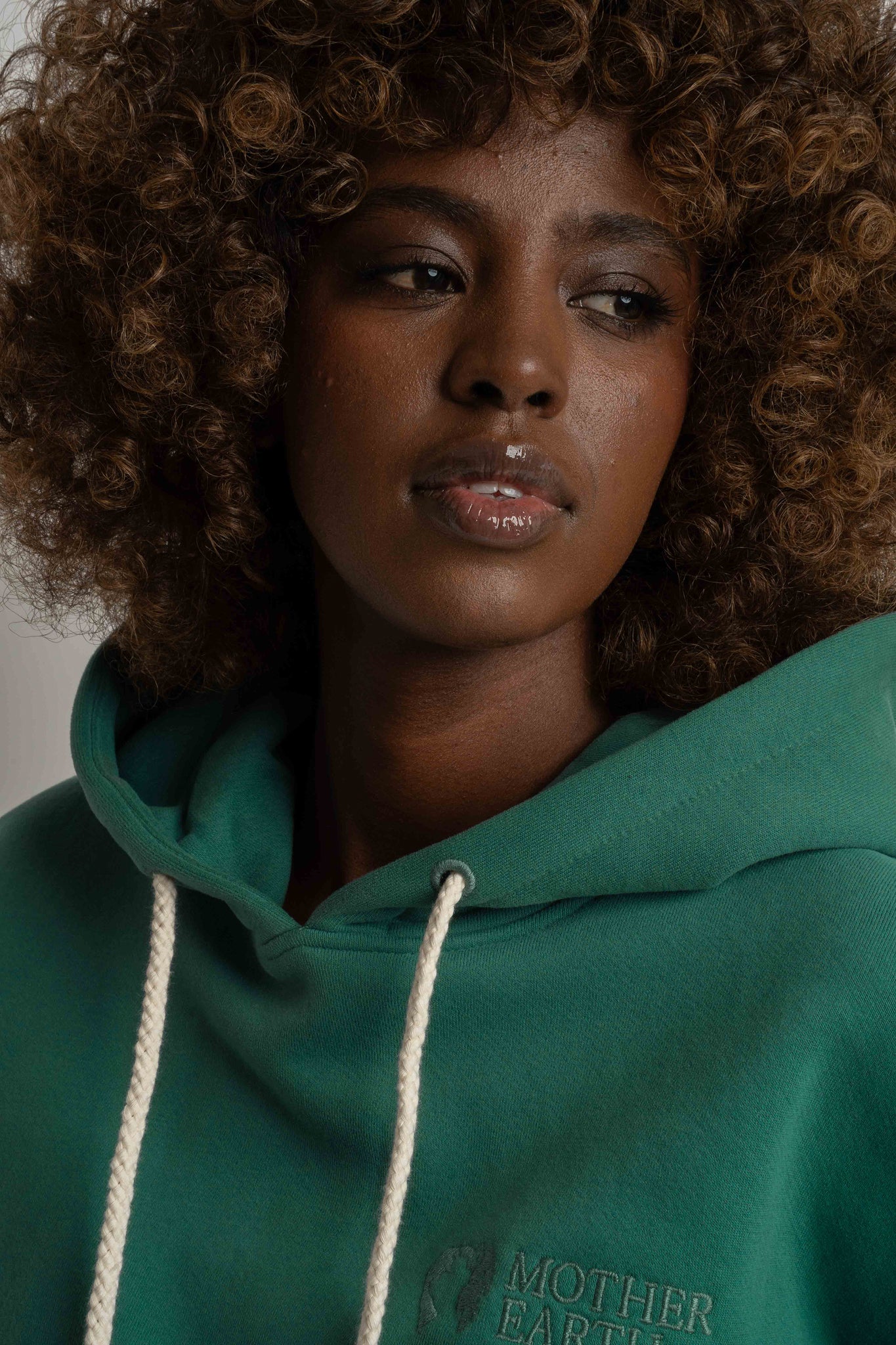FOREST GREEN HOODIE - MOHELI