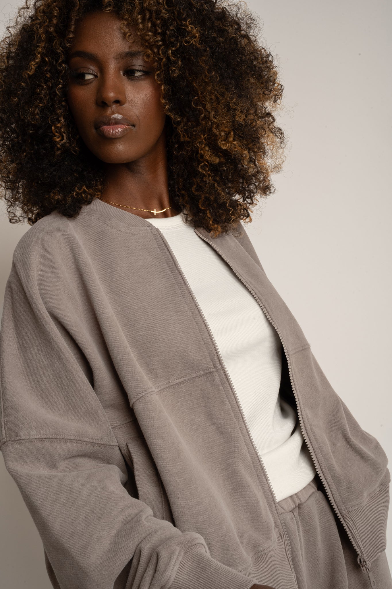 BLUZA Z EFEKTEM WASHED MOCCA - ALESUND