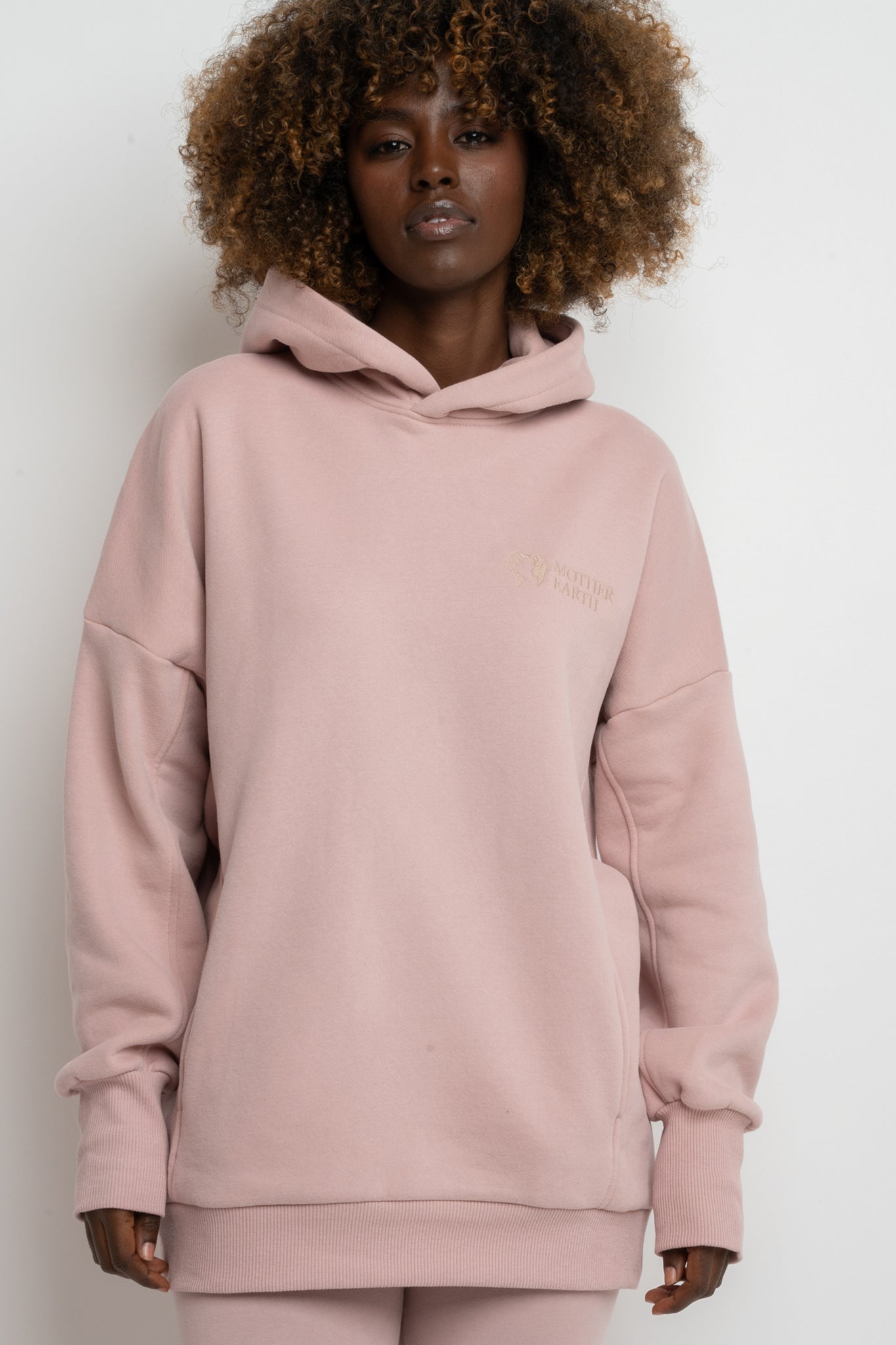 BLUZA OVERSIZE Z KAPTUREM JASNORÓŻOWA - EGERIA