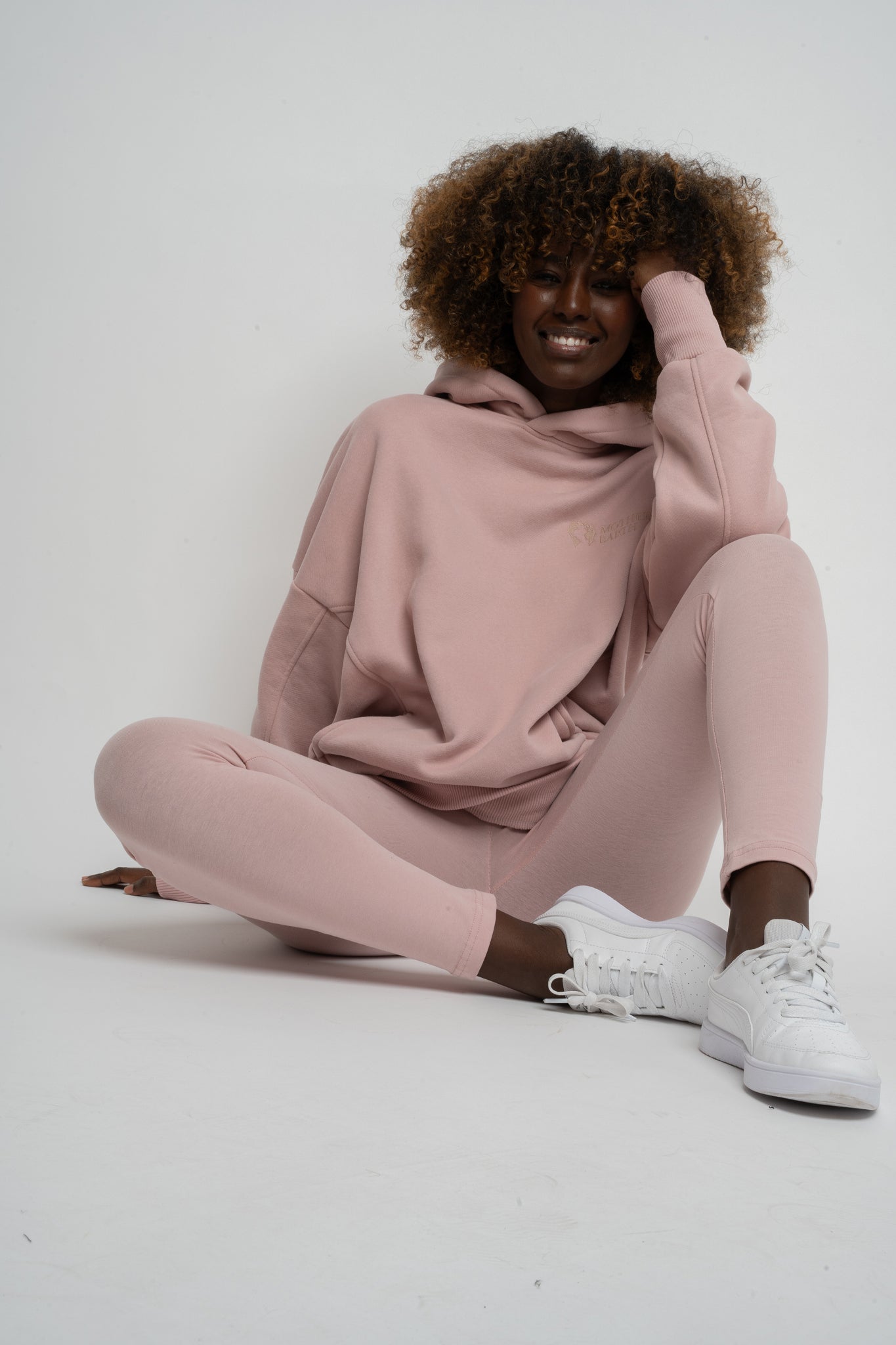 BLUZA OVERSIZE Z KAPTUREM JASNORÓŻOWA - EGERIA