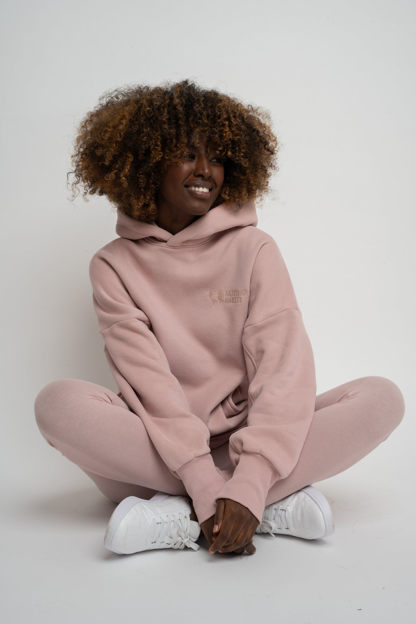 BLUZA OVERSIZE Z KAPTUREM JASNORÓŻOWA - EGERIA