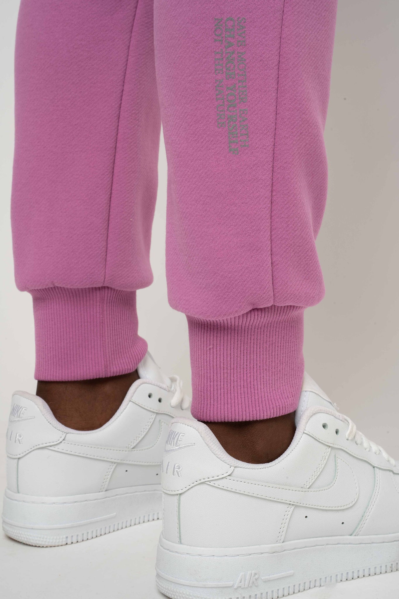 SPODNIE DRESOWE TYPU JOGGER CUKIEROKOWY RÓŻ - BEGERA