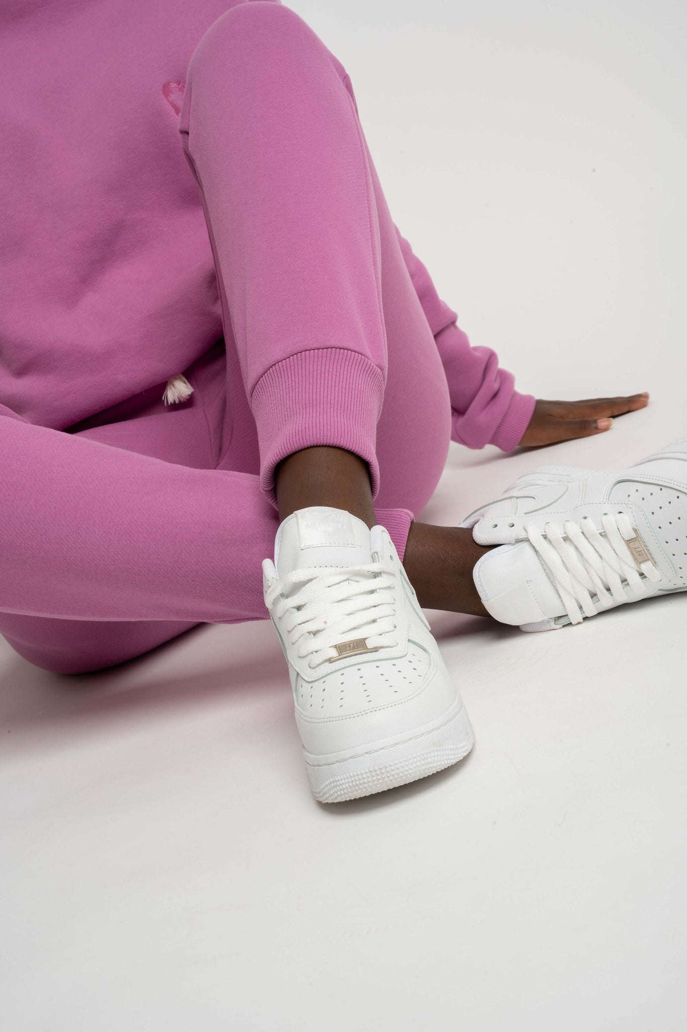 SPODNIE DRESOWE TYPU JOGGER CUKIEROKOWY RÓŻ - BEGERA