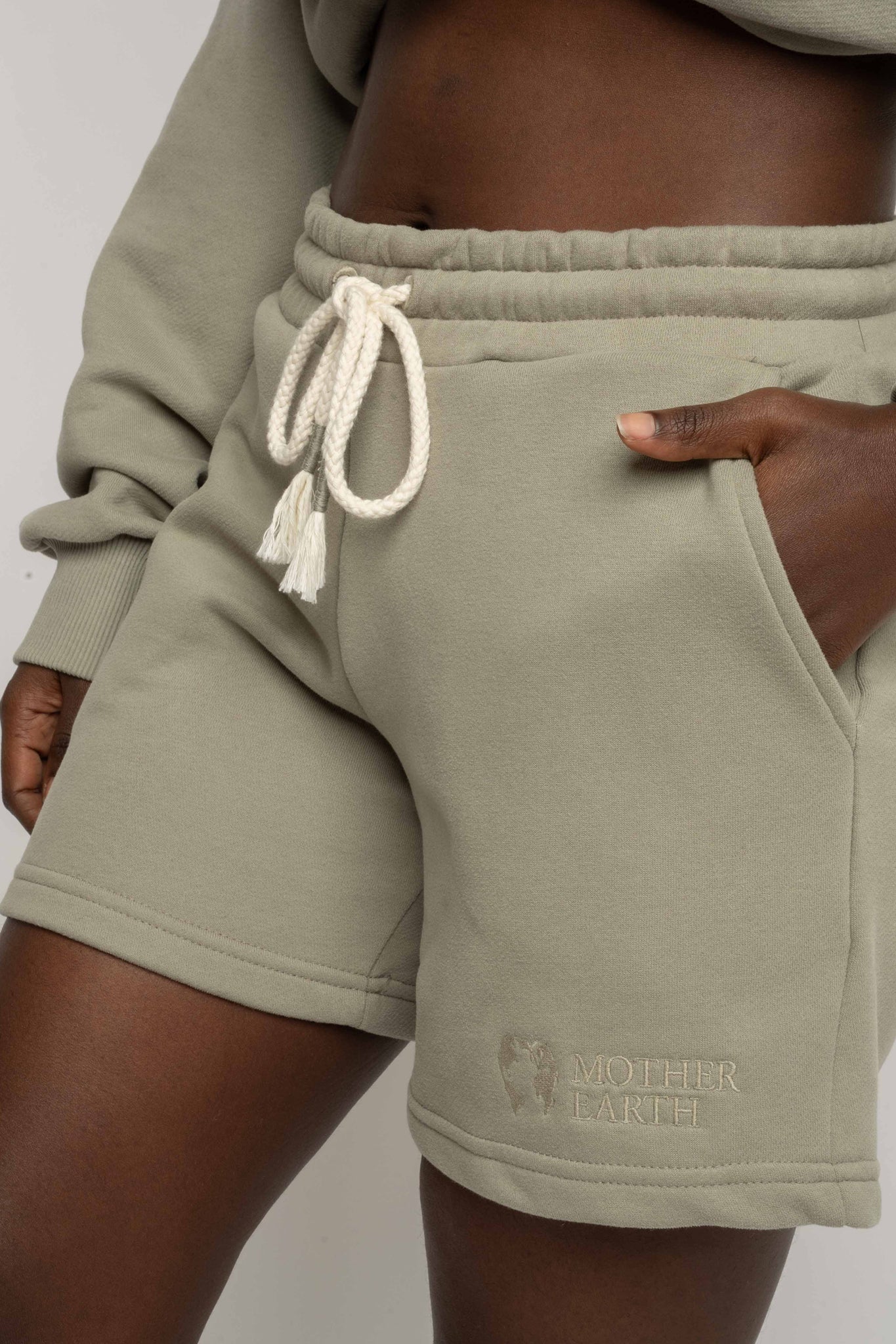 OLIVE SWEATSHORTS - LA GOMERA