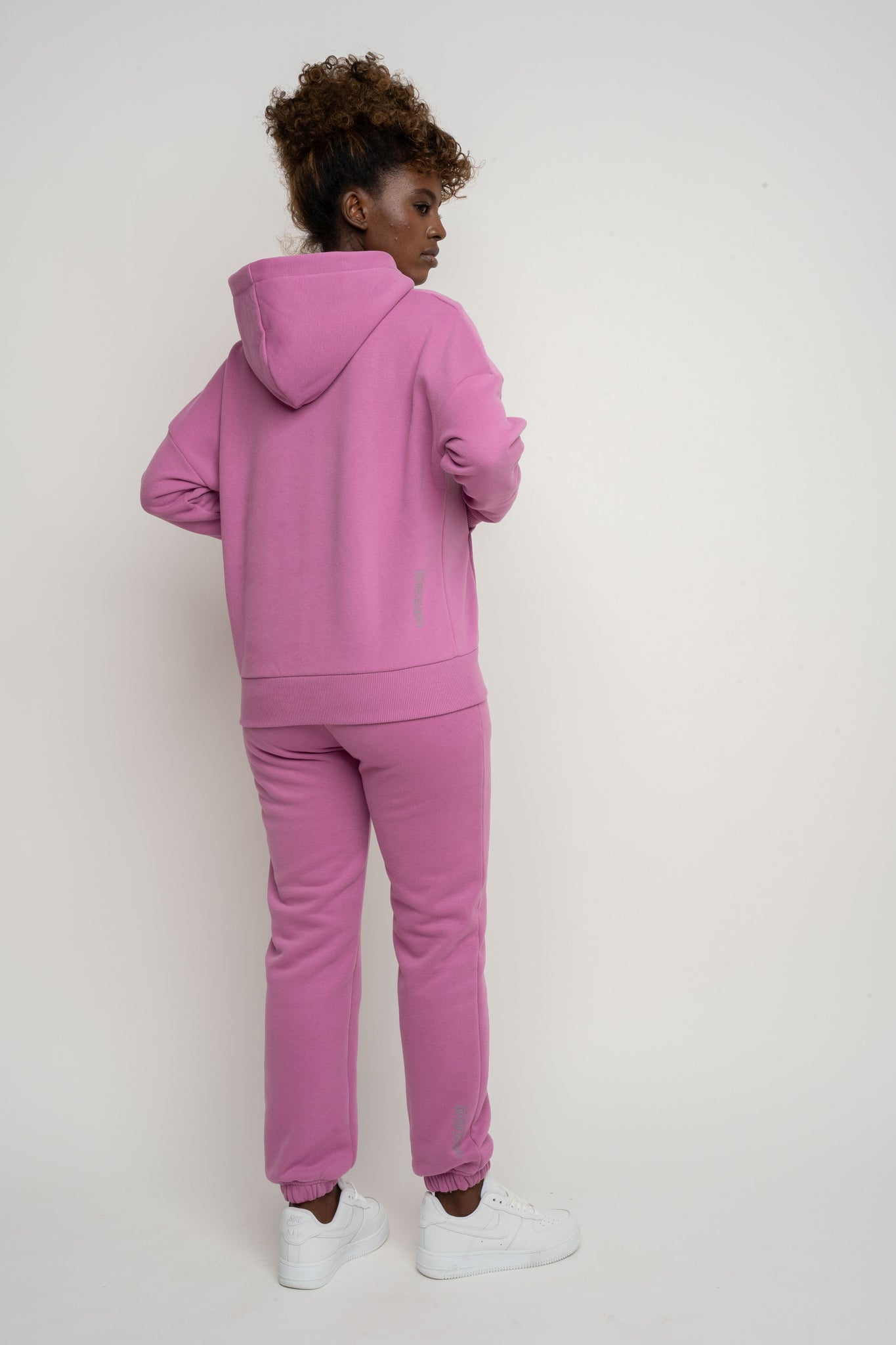 BLUZA Z KAPTUREM CUKIERKOWY RÓŻ - MURIA