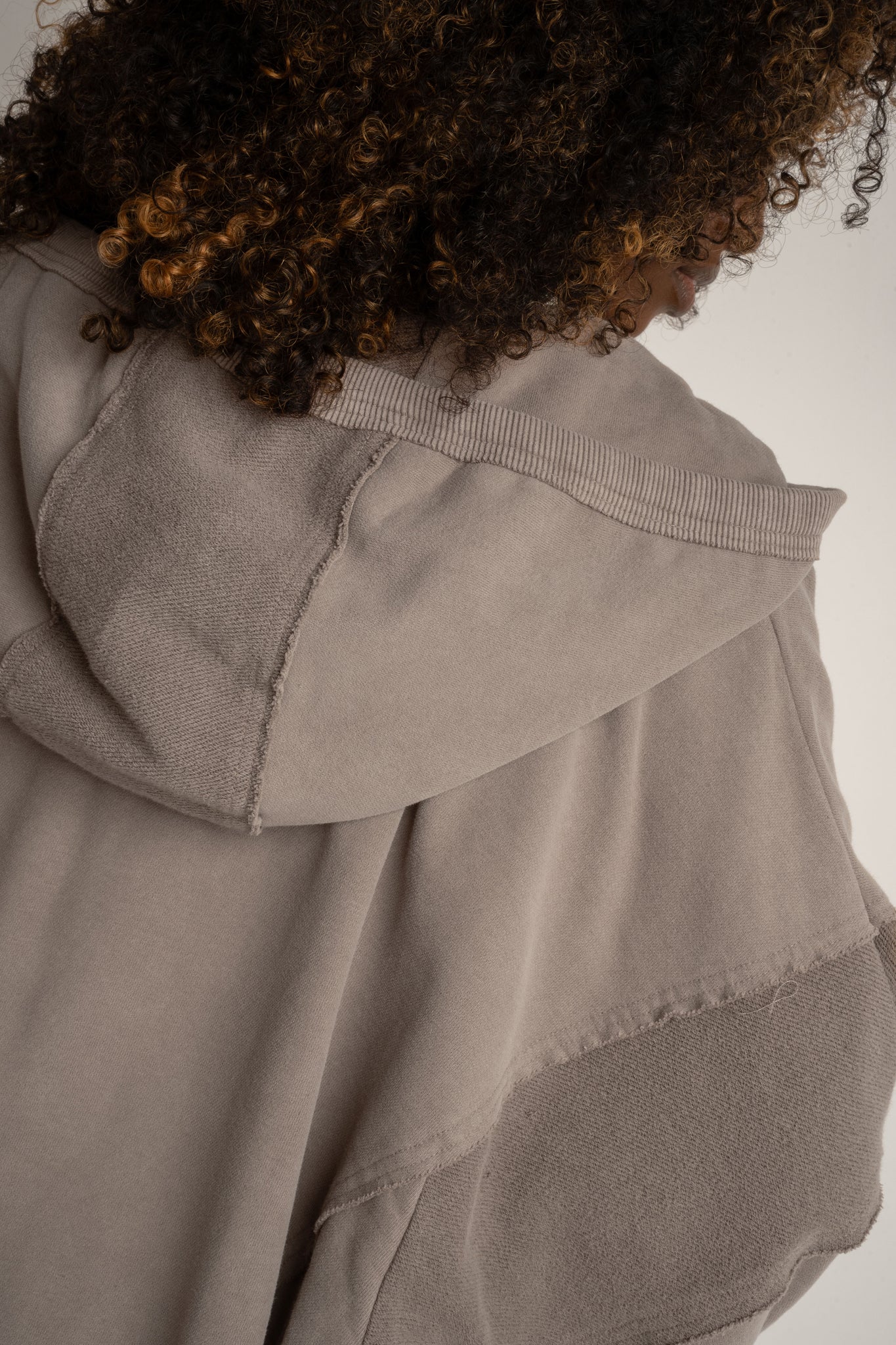 BLUZA Z EFEKTEM WASHED MOCCA - TRONDHEIM