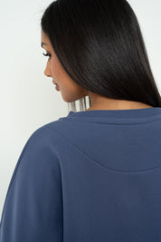 BLUZA OVERSIZE Z SZEROKIM DEKOLTEM GRANATOWA  - MULL