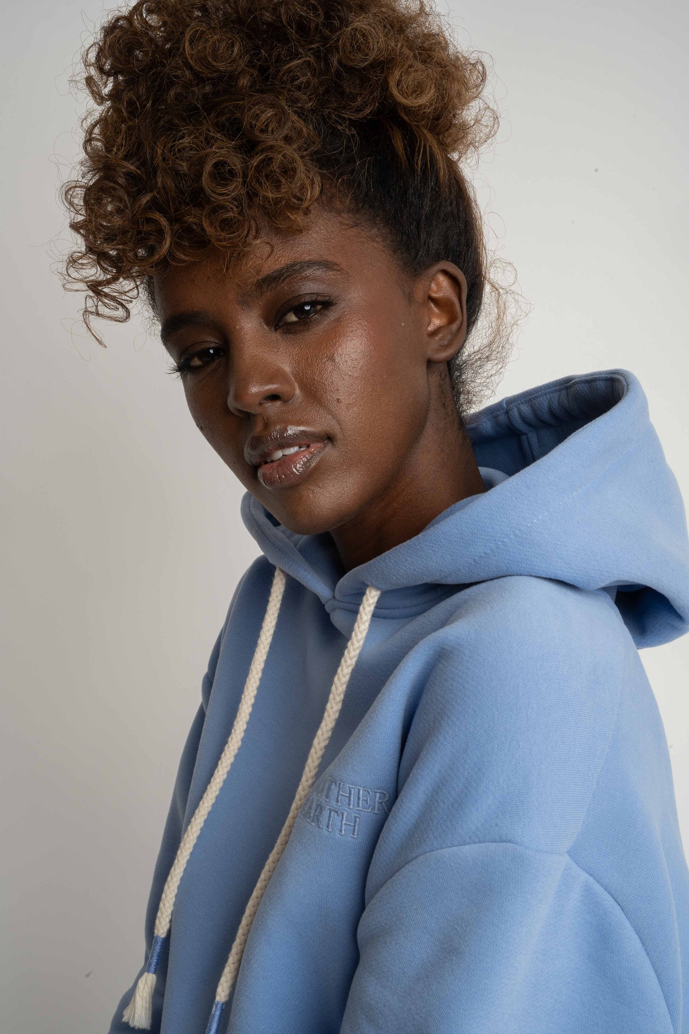 FLAX BLUE HOODIE - MOHELI