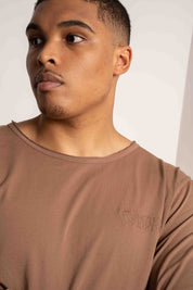 T-SHIRT OVERSIZE Z DELIKATNYM EFEKTEM SPRANIA BRĄZOWY - TOBALAI
