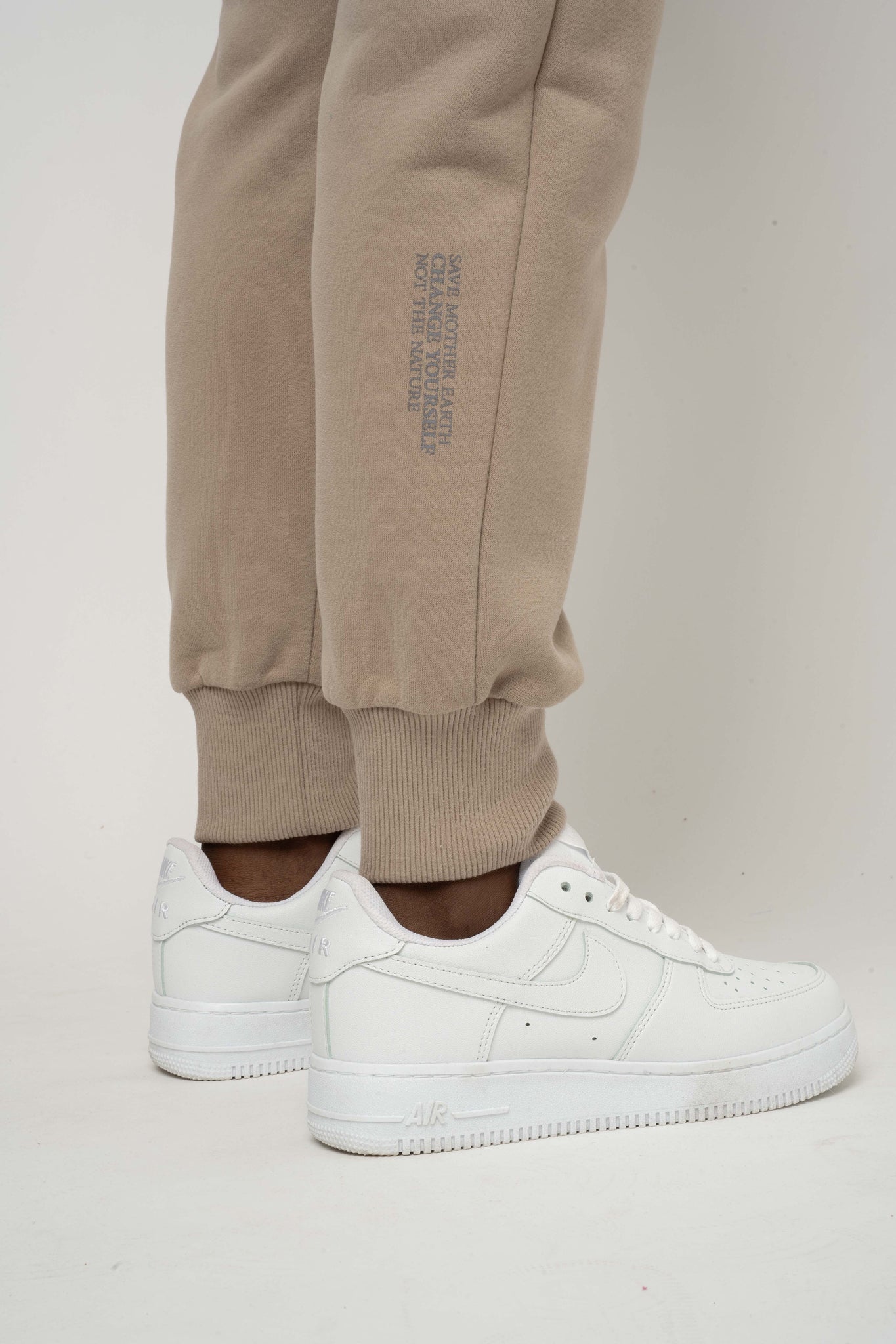 SPODNIE DRESOWE TYPU JOGGER JASNOBRĄZOWE - BEGERA