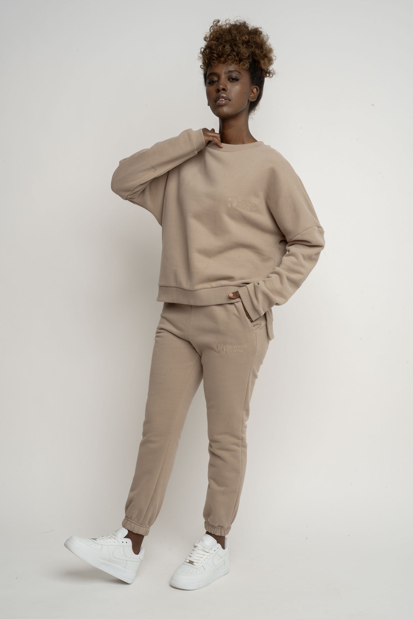 LIGHT BROWN REGULAR FIT SWEATER WITH A LONGER BACK - COOK