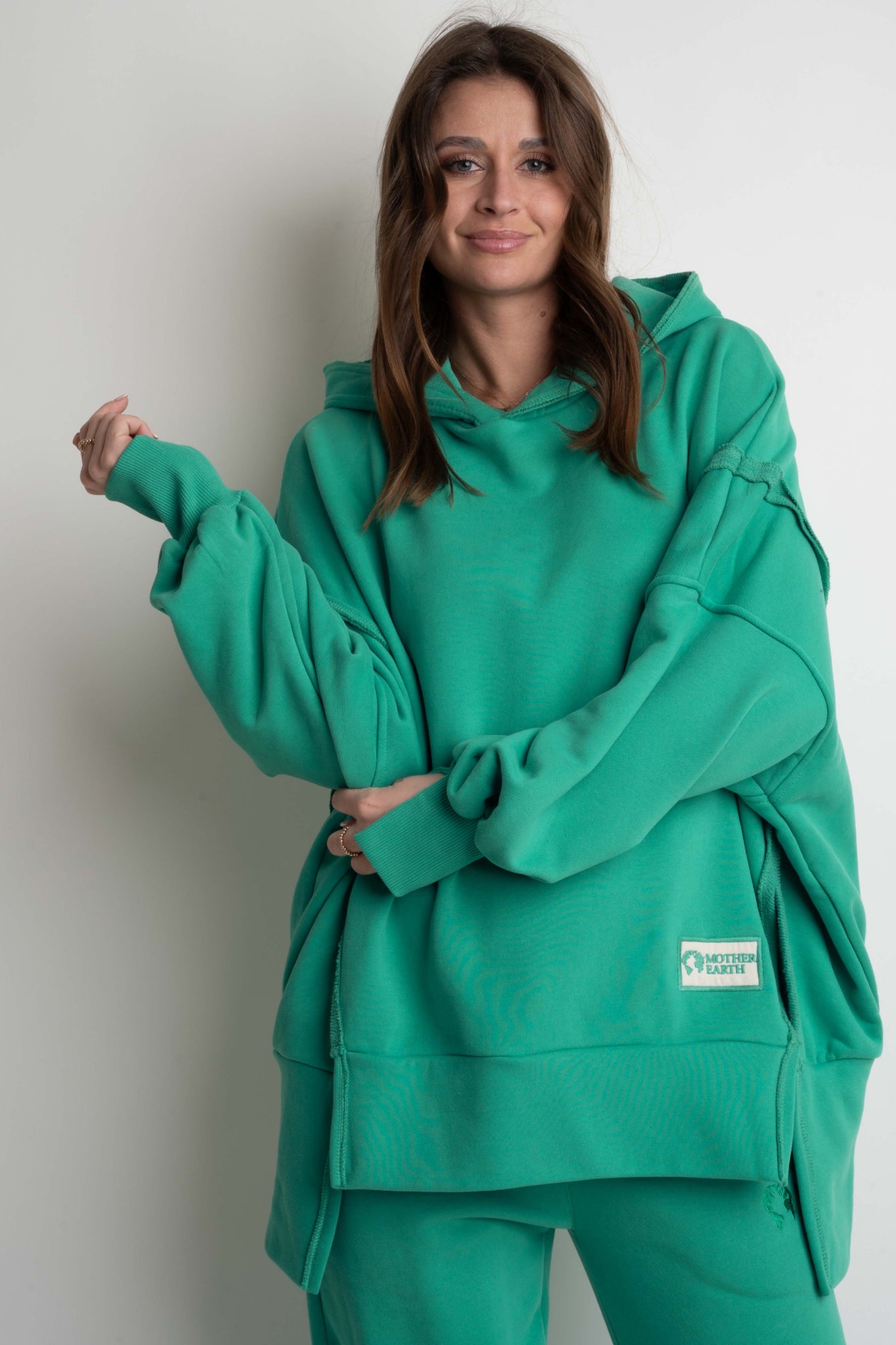 OVERSIZE HOODED SWEATSHIRT WITH SIDE SLOTS, GREEN - HOLA