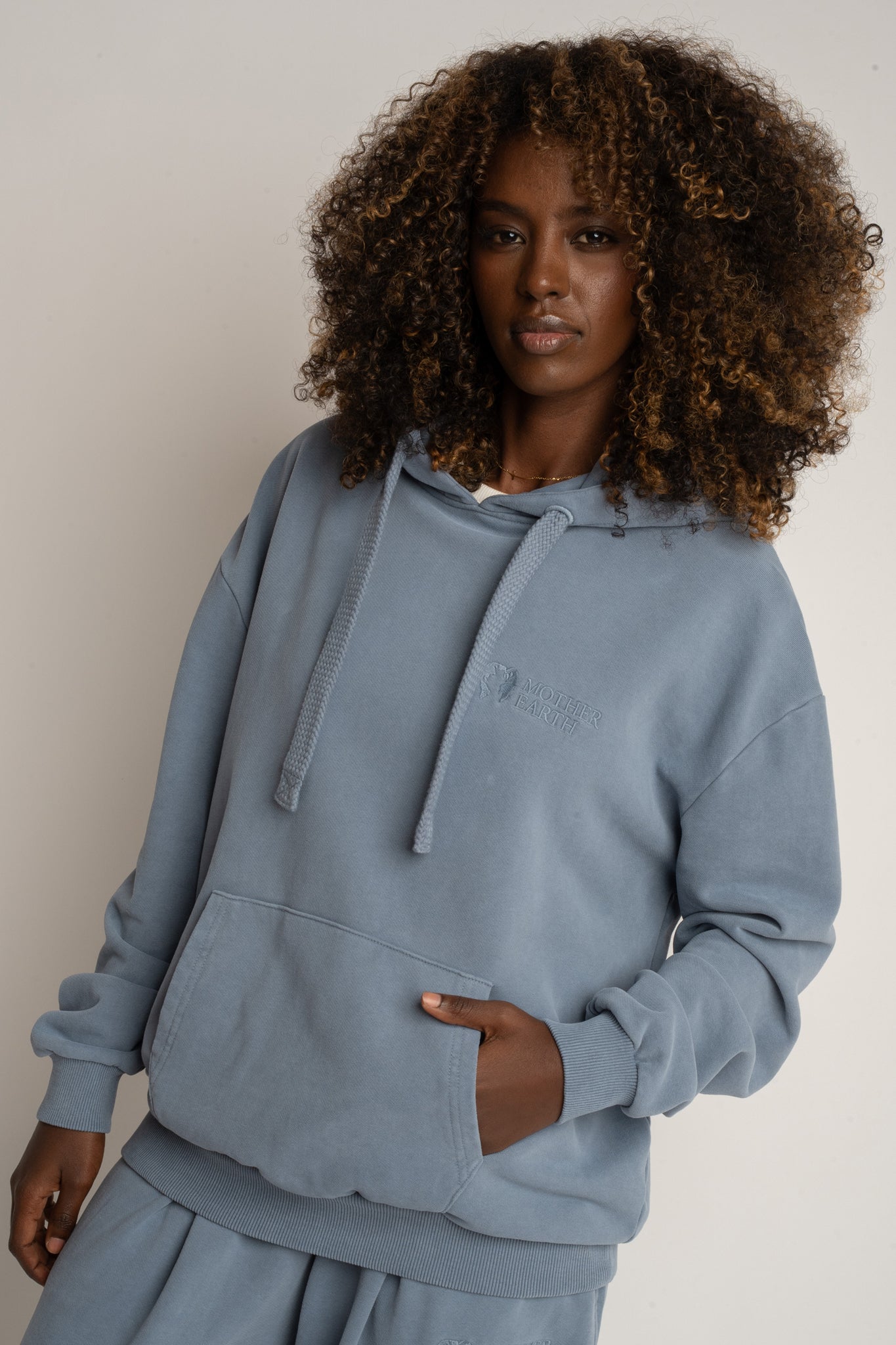 BLUZA Z EFEKTEM WASHED NIEBIESKA - LAPLAND