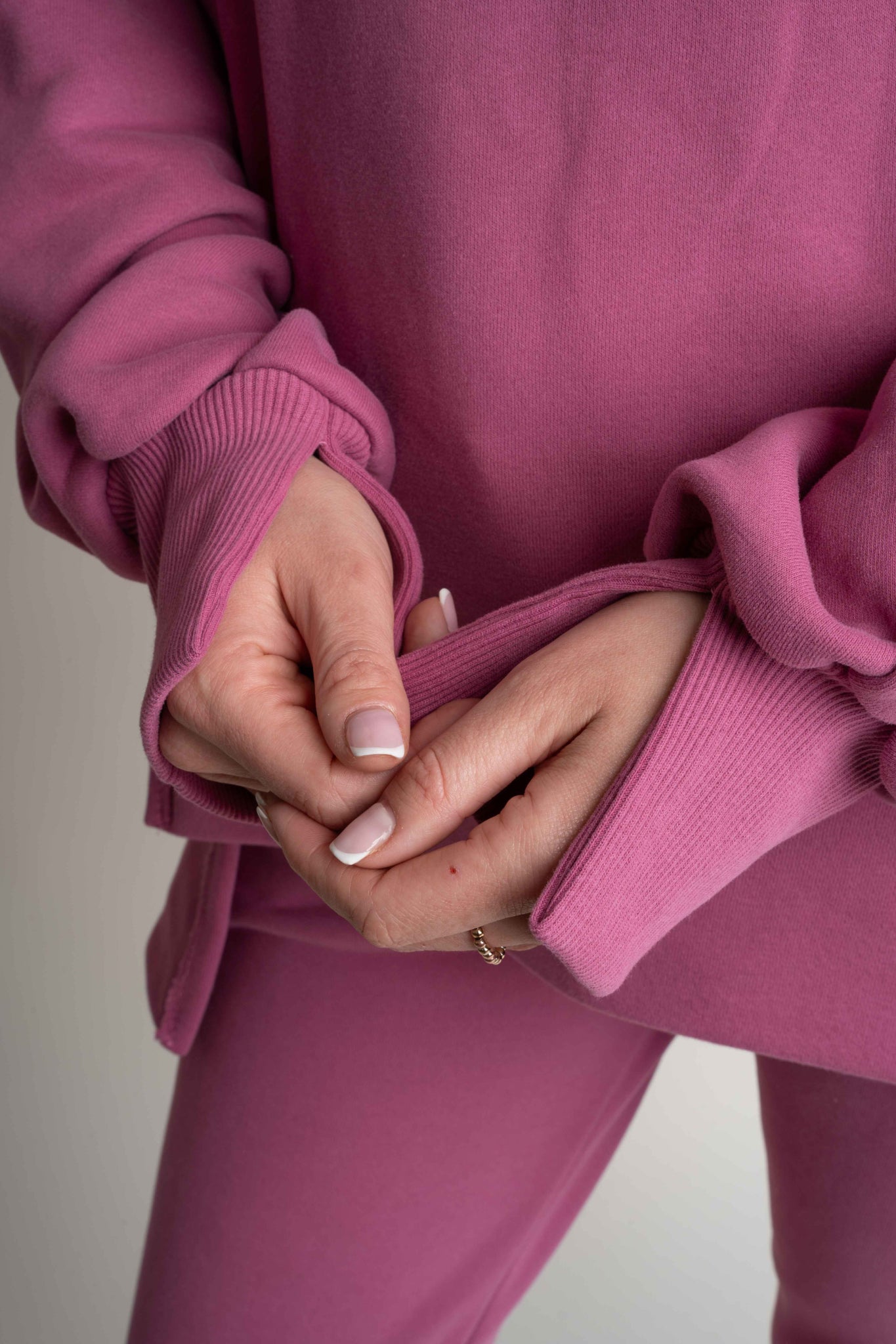 OVERSIZE HOODED SWEATSHIRT WITH SIDE SLOTS FUCHSIA - HOLA