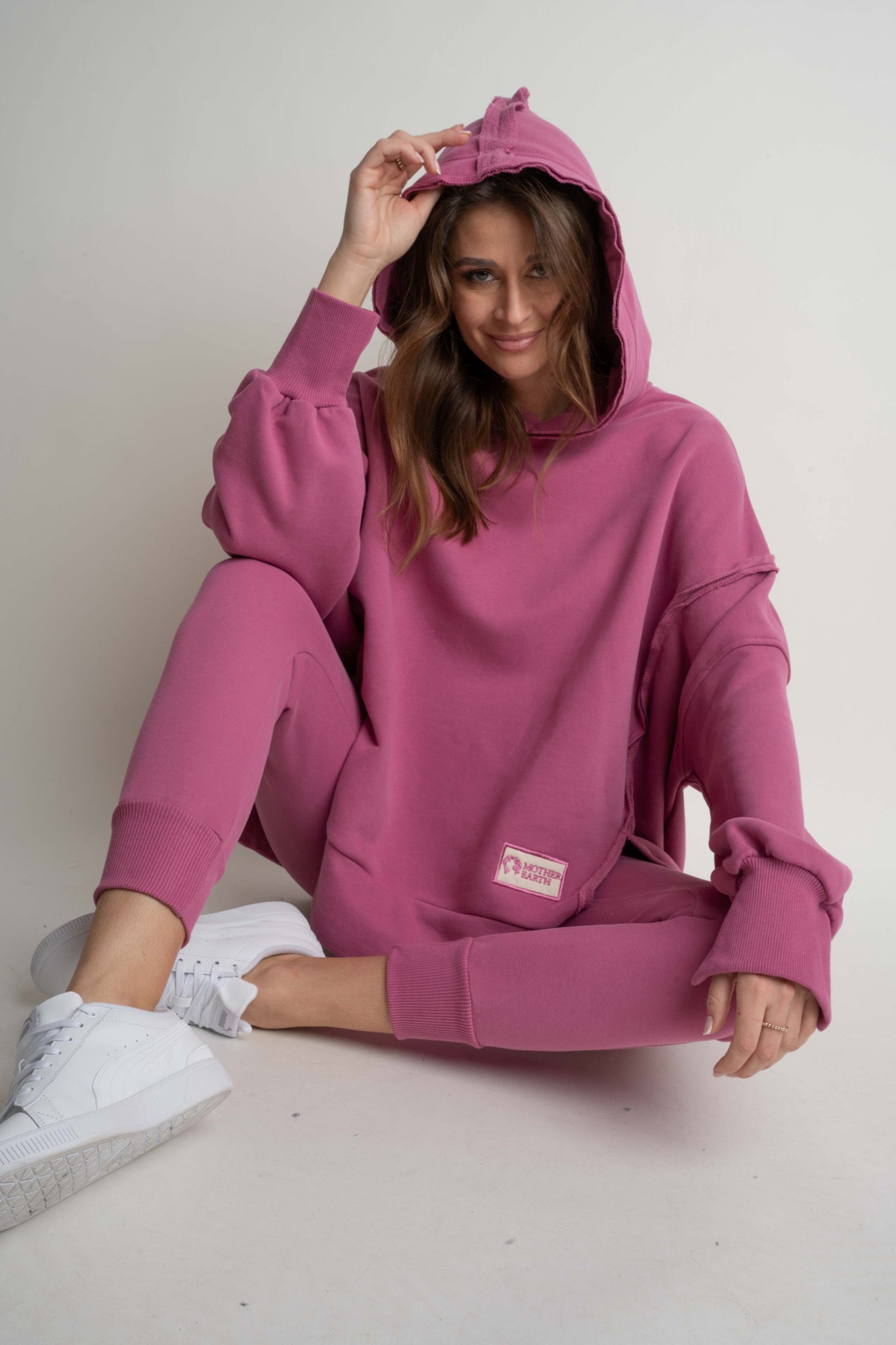 OVERSIZE HOODED SWEATSHIRT WITH SIDE SLOTS FUCHSIA - HOLA